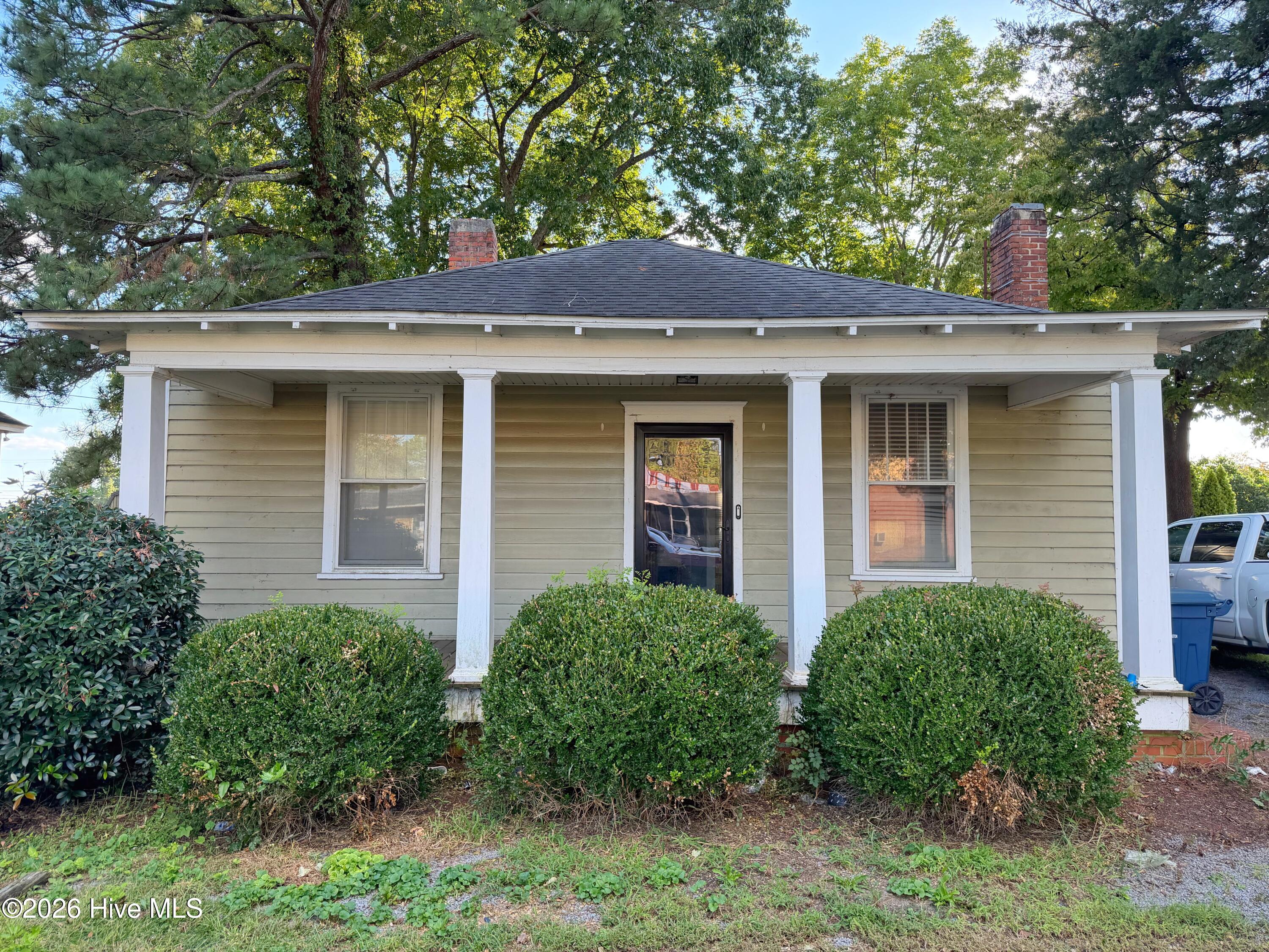 1103 W 5th Street Property Photo 1