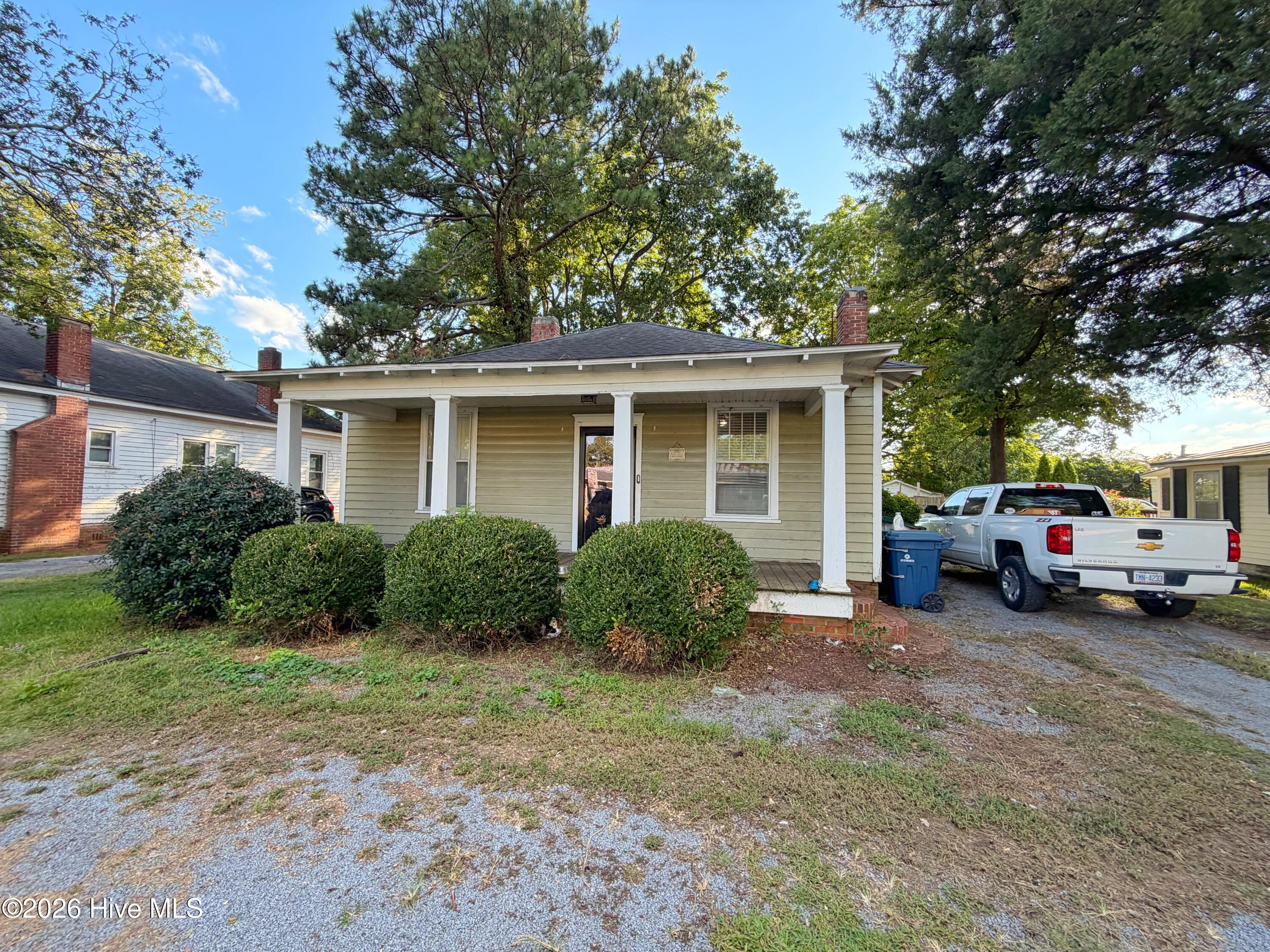 1103 W 5th Street Property Photo 3