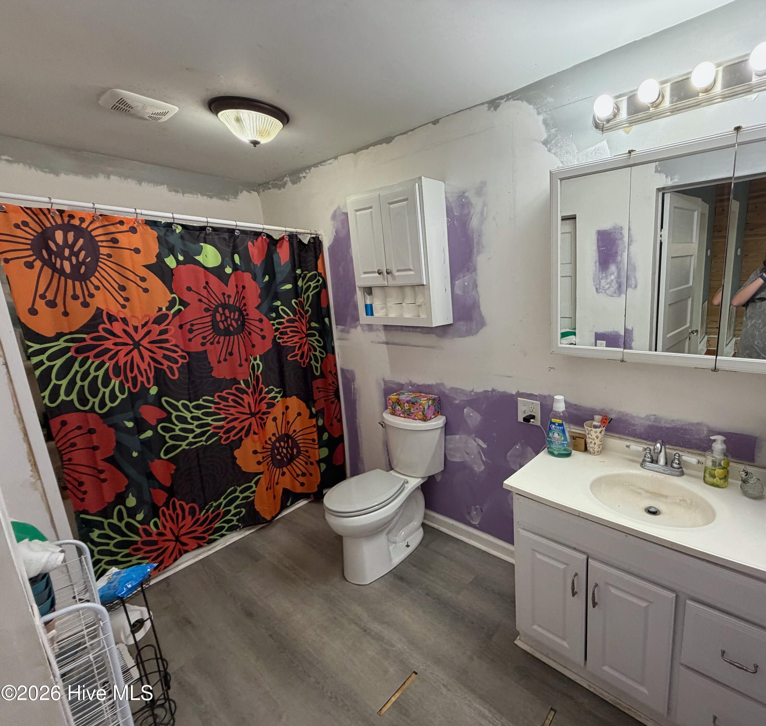 1103 W 5th Street Property Photo 15