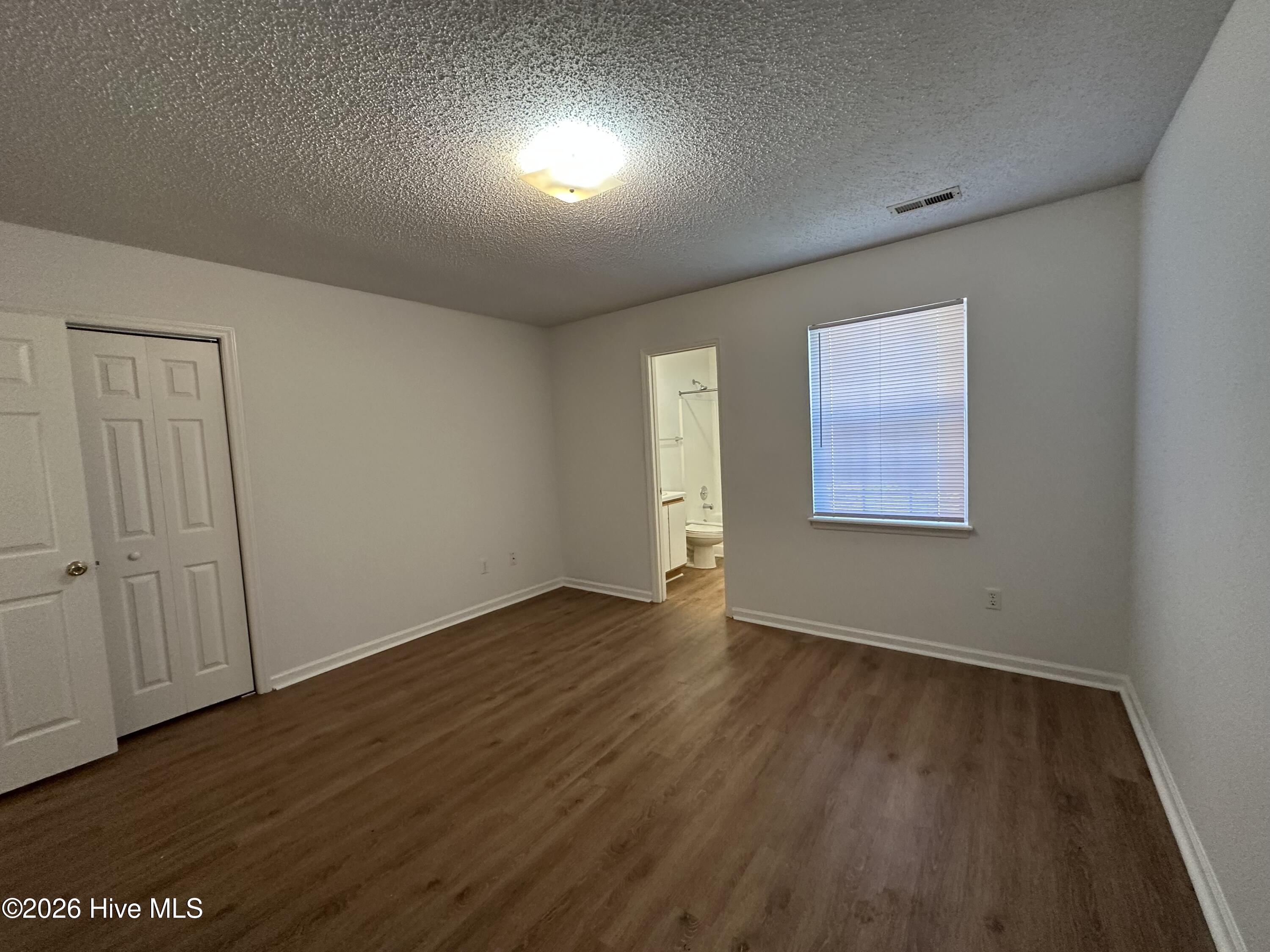 1811 Summerhaven Drive B Property Photo 10