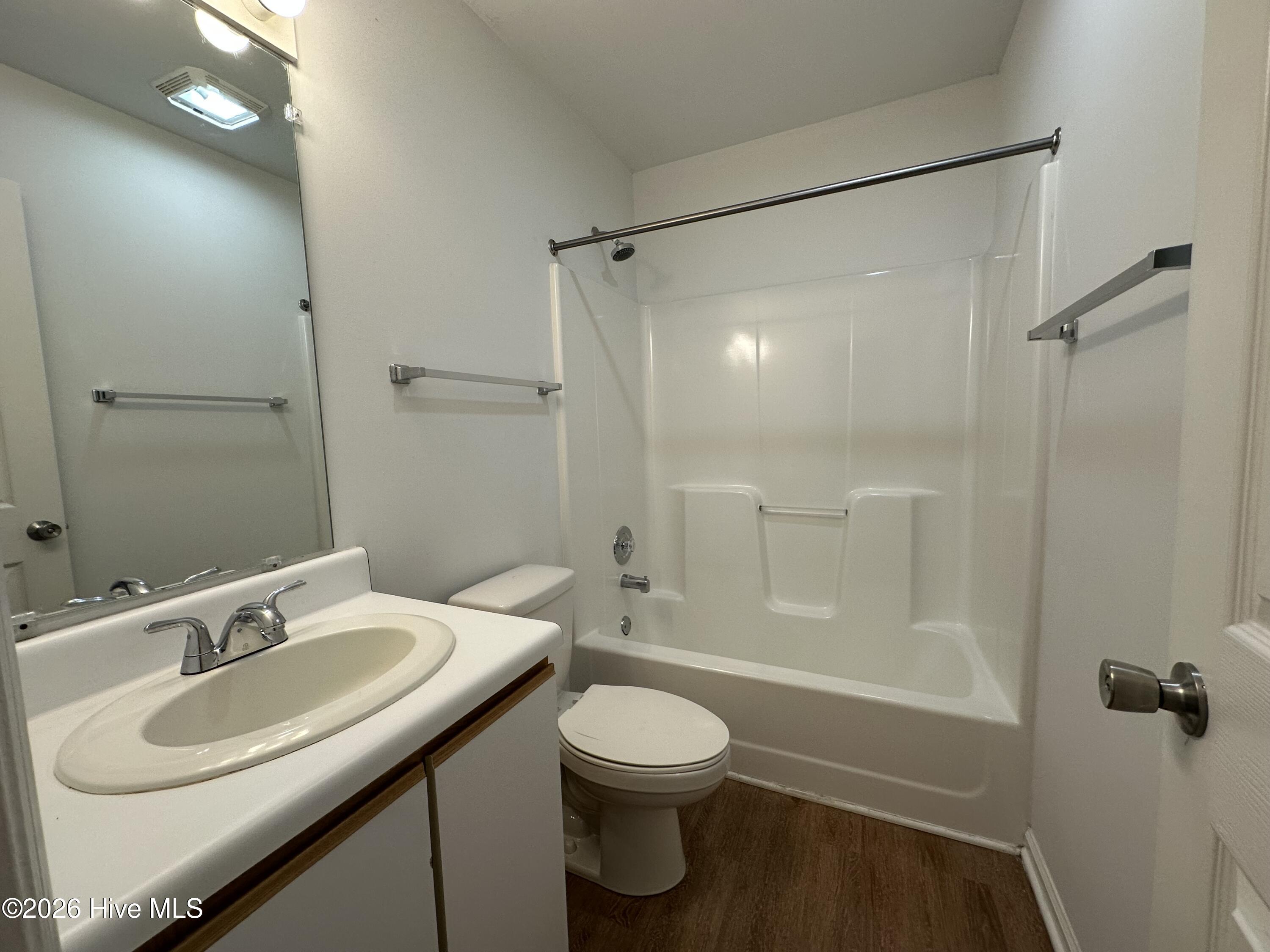 1811 Summerhaven Drive B Property Photo 11