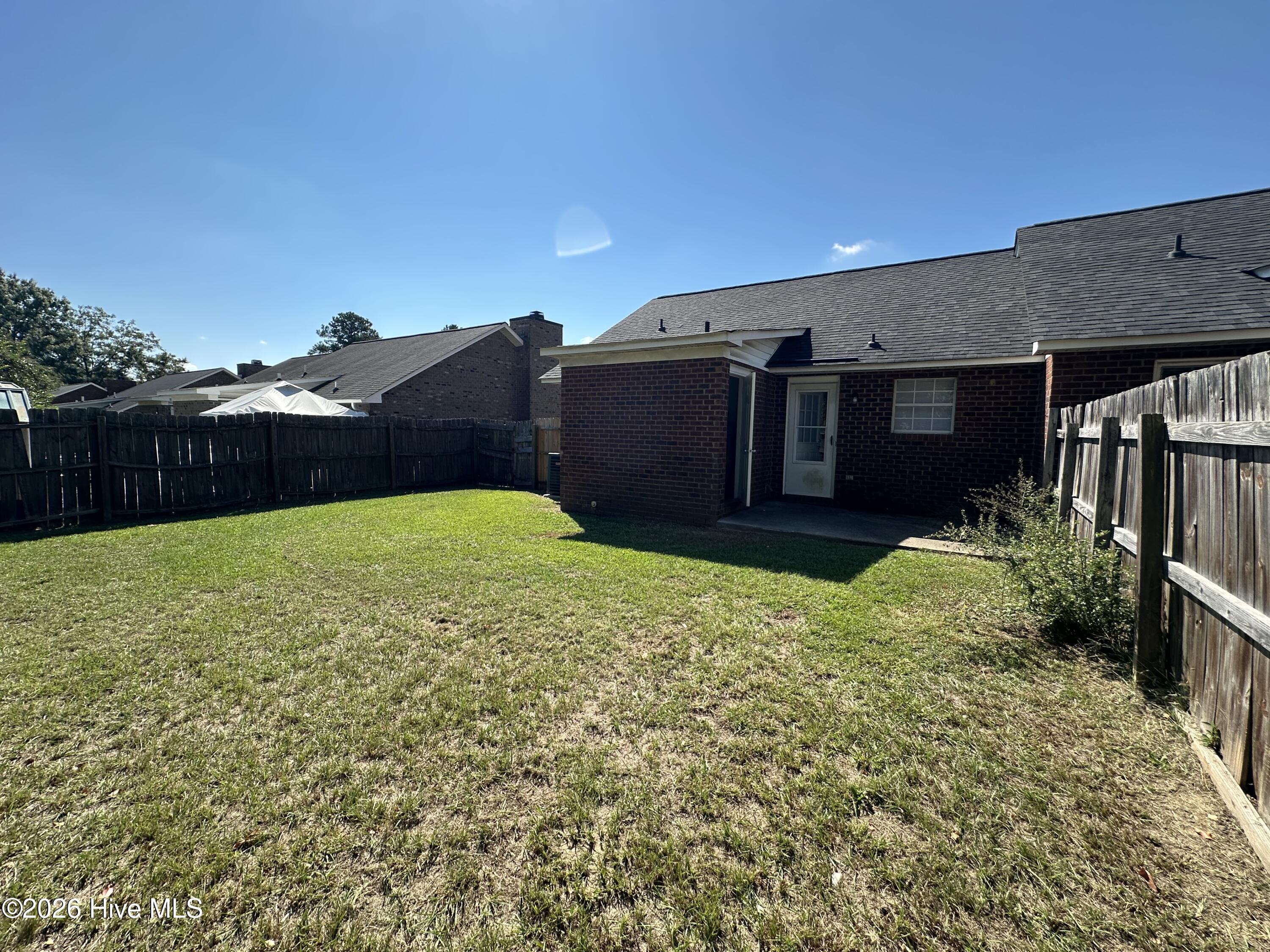 1811 Summerhaven Drive B Property Photo 13