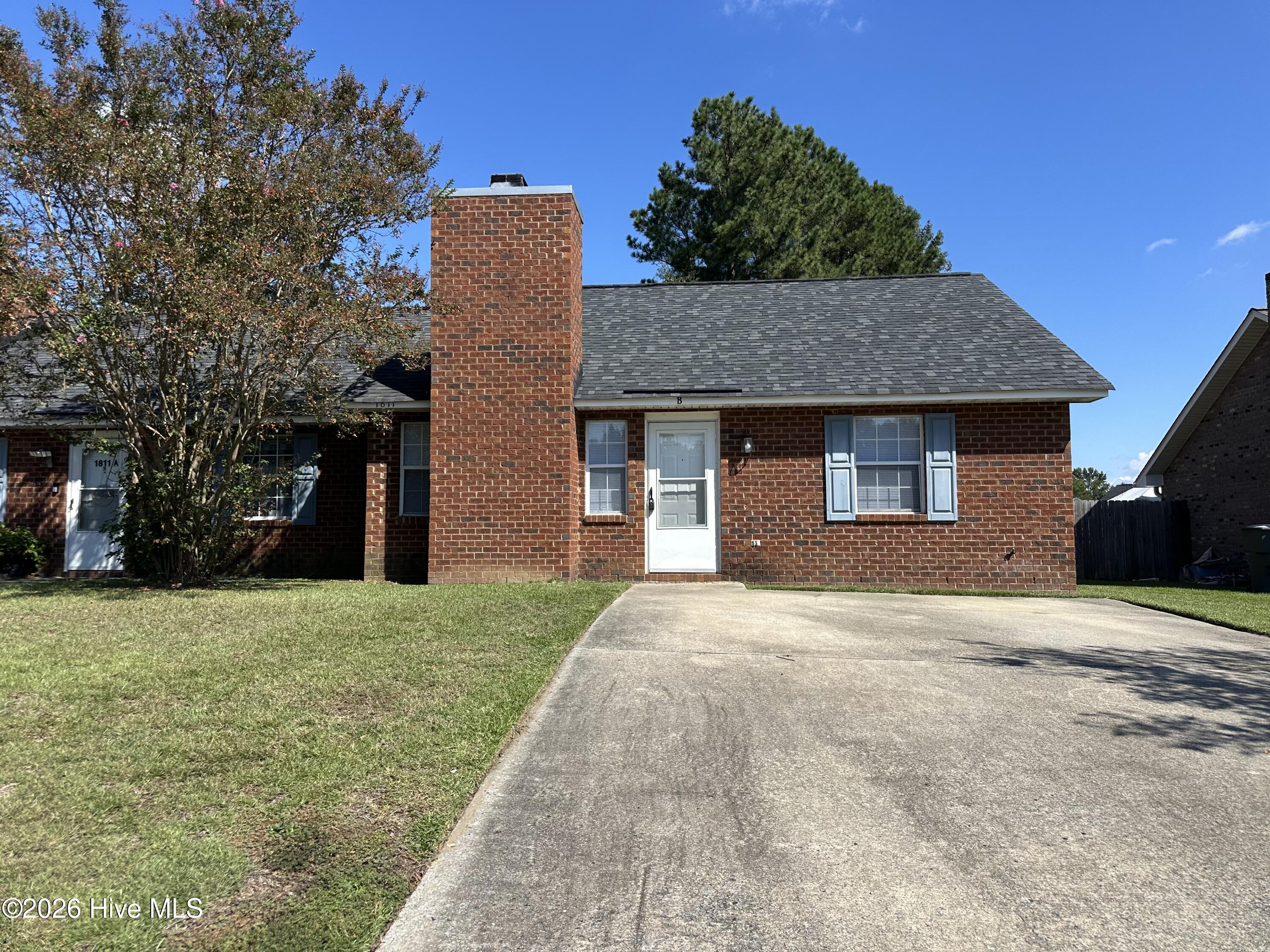 1811 Summerhaven Drive B Property Photo 14