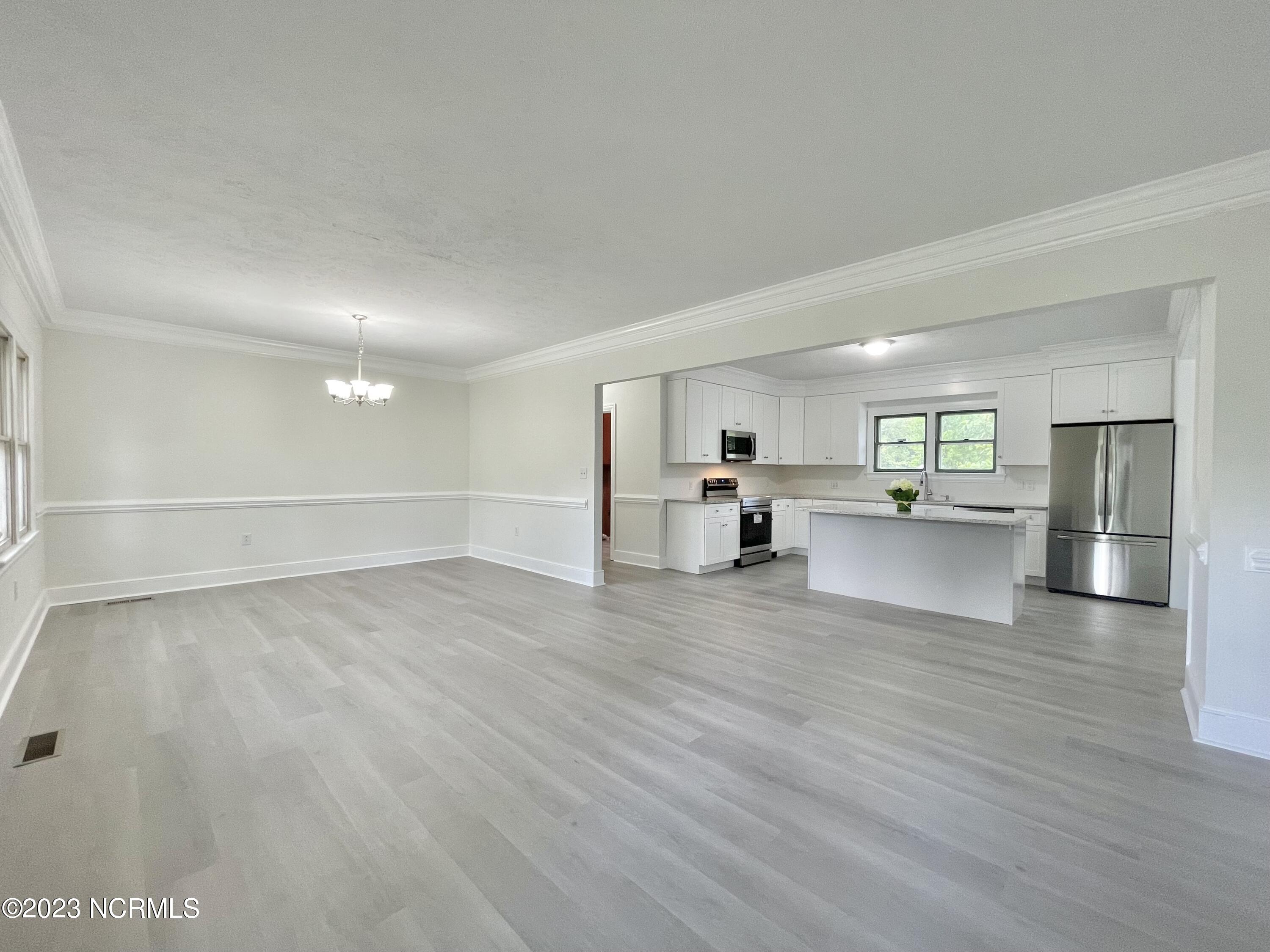 266 W Frink Street Property Photo 6
