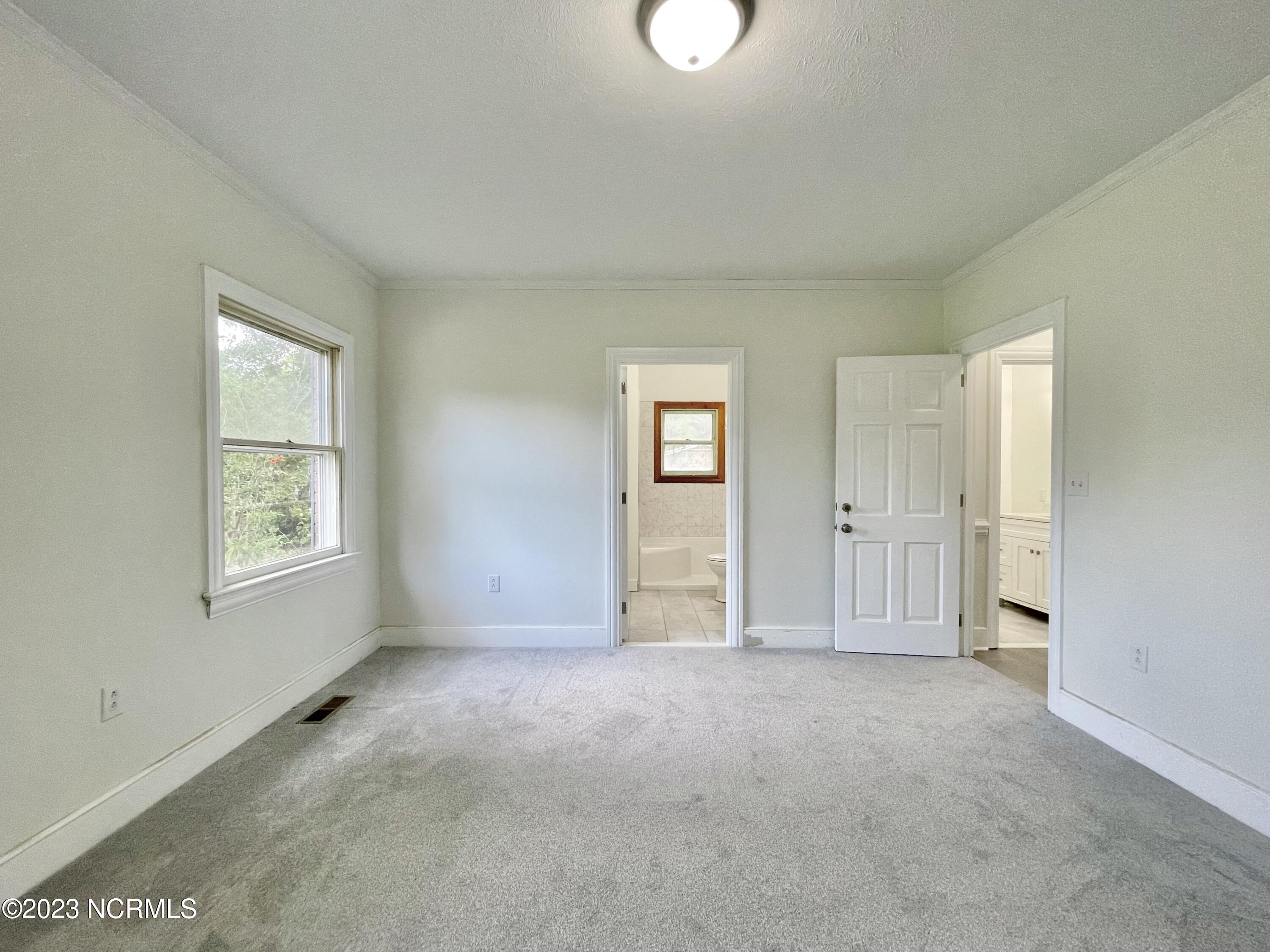 266 W Frink Street Property Photo 8