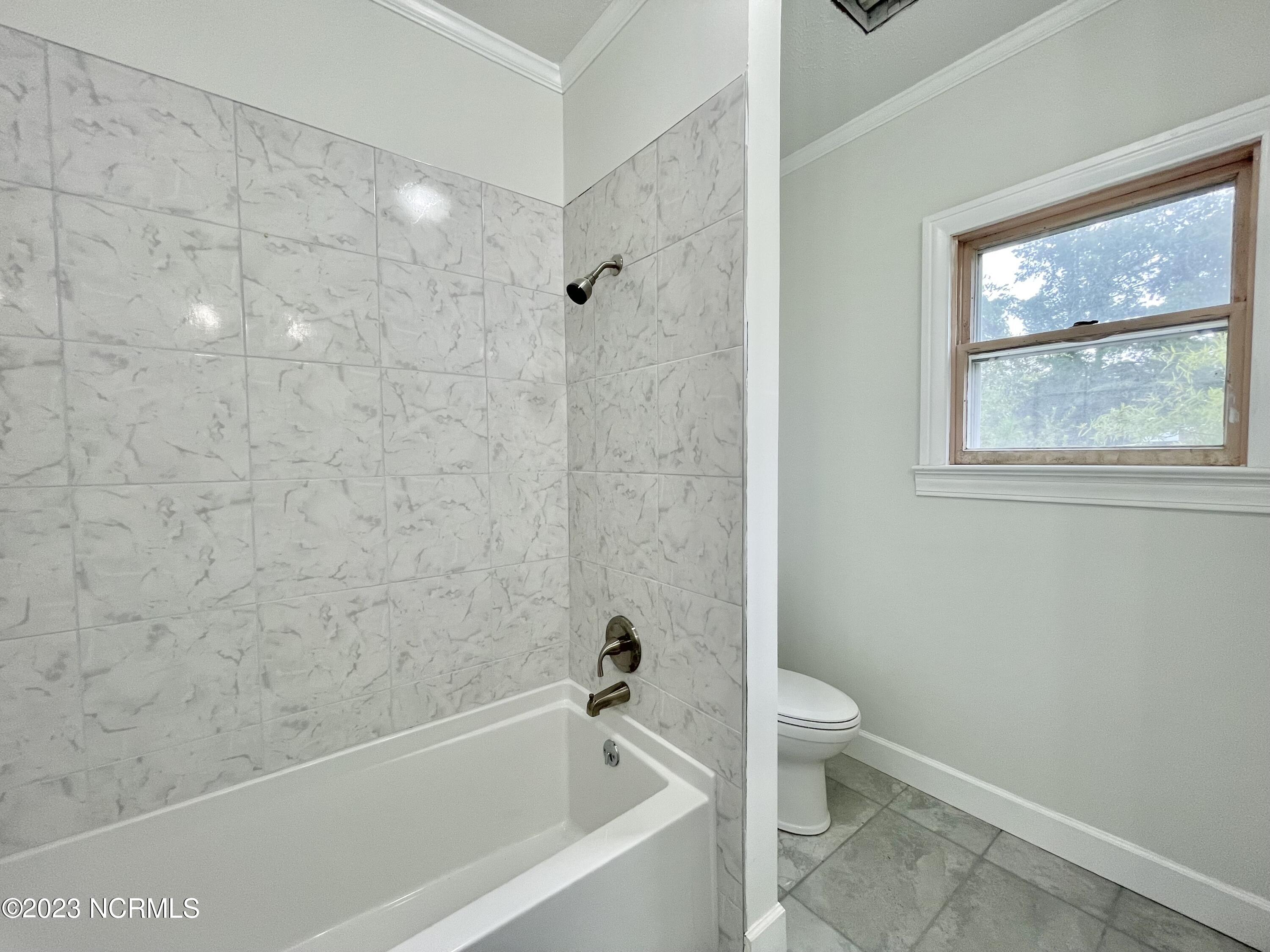 266 W Frink Street Property Photo 9