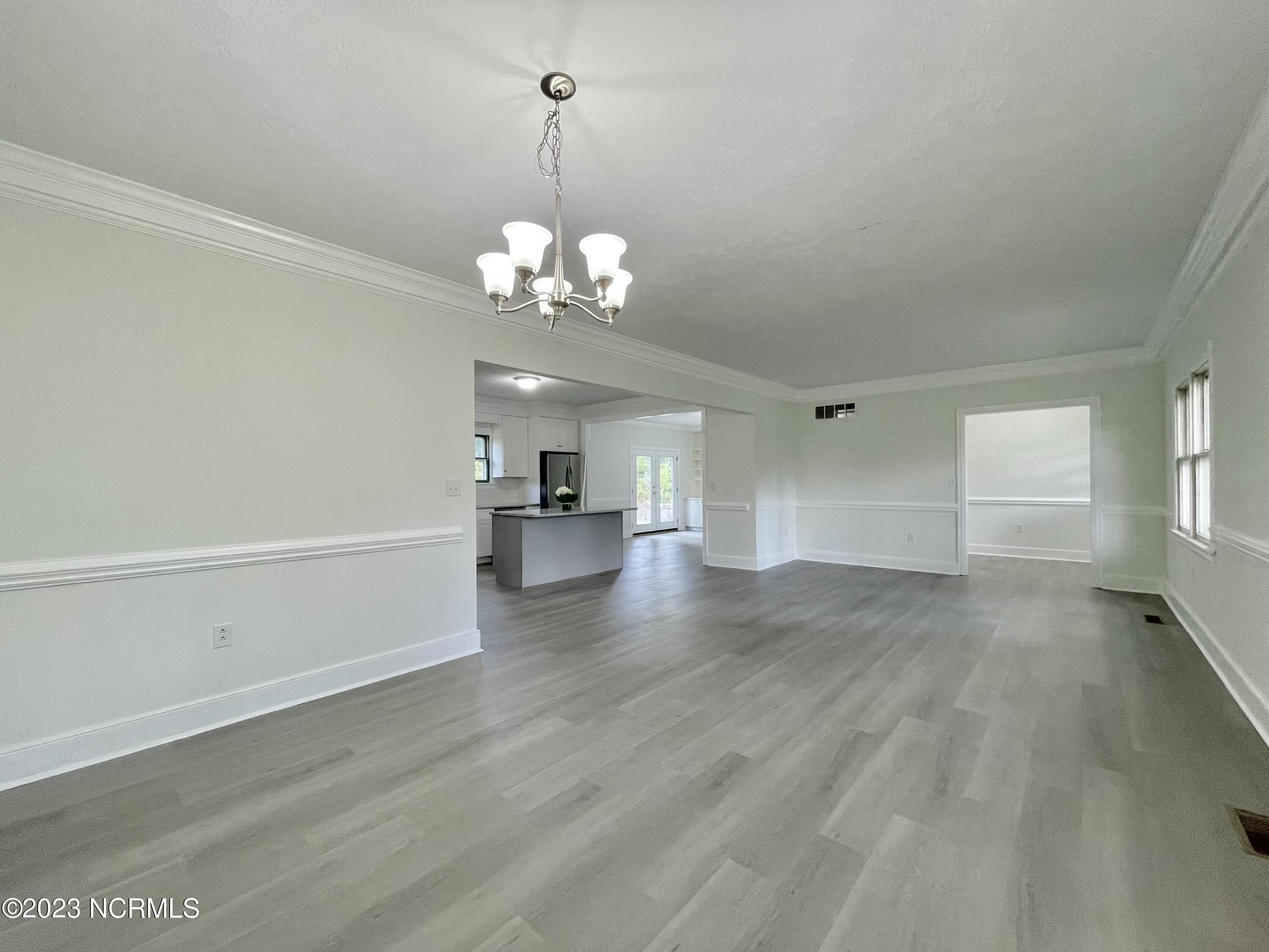 266 W Frink Street Property Photo 19