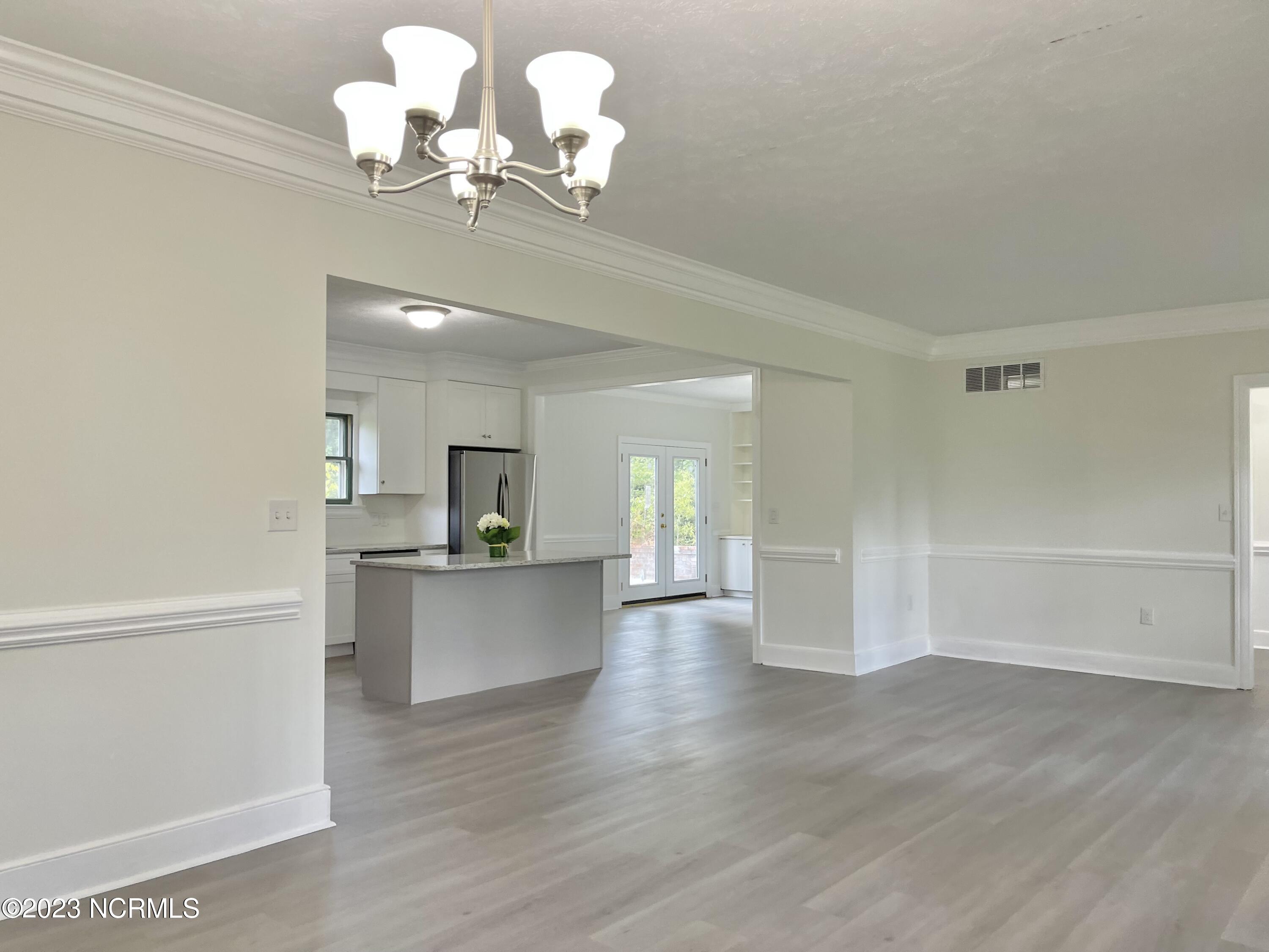 266 W Frink Street Property Photo 22