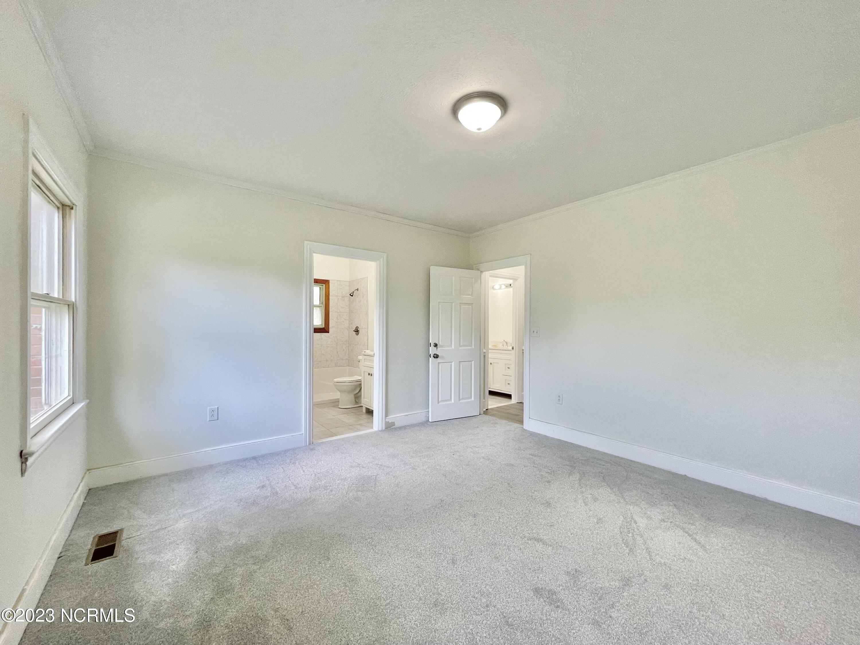 266 W Frink Street Property Photo 32
