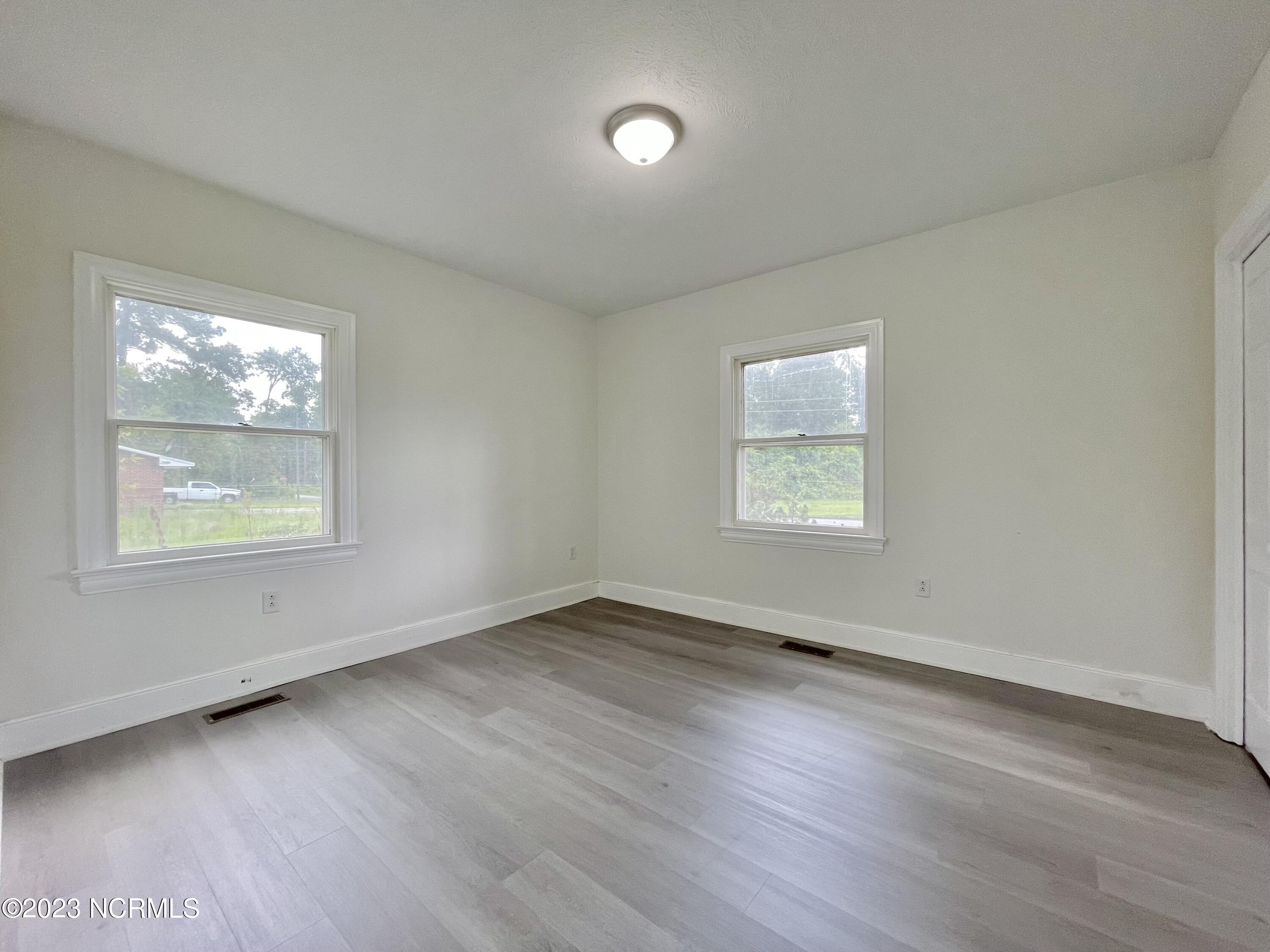 266 W Frink Street Property Photo 33