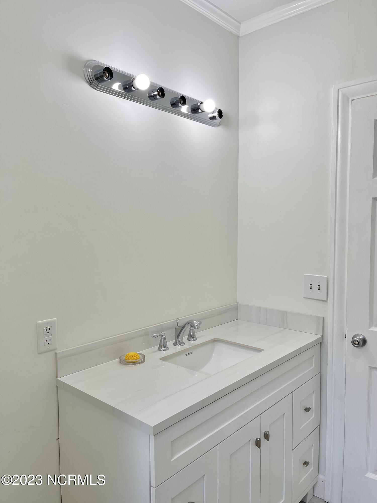 266 W Frink Street Property Photo 38