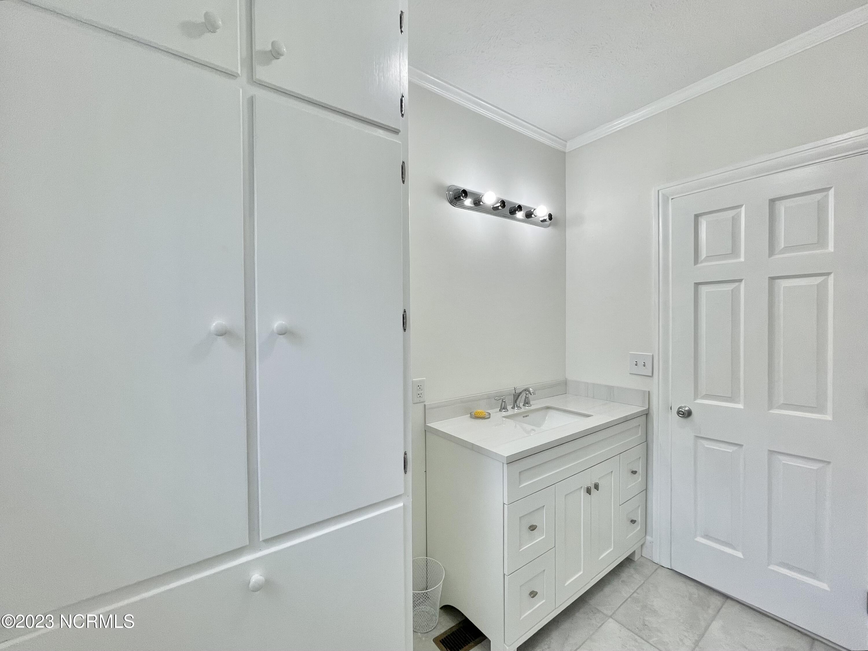 266 W Frink Street Property Photo 42