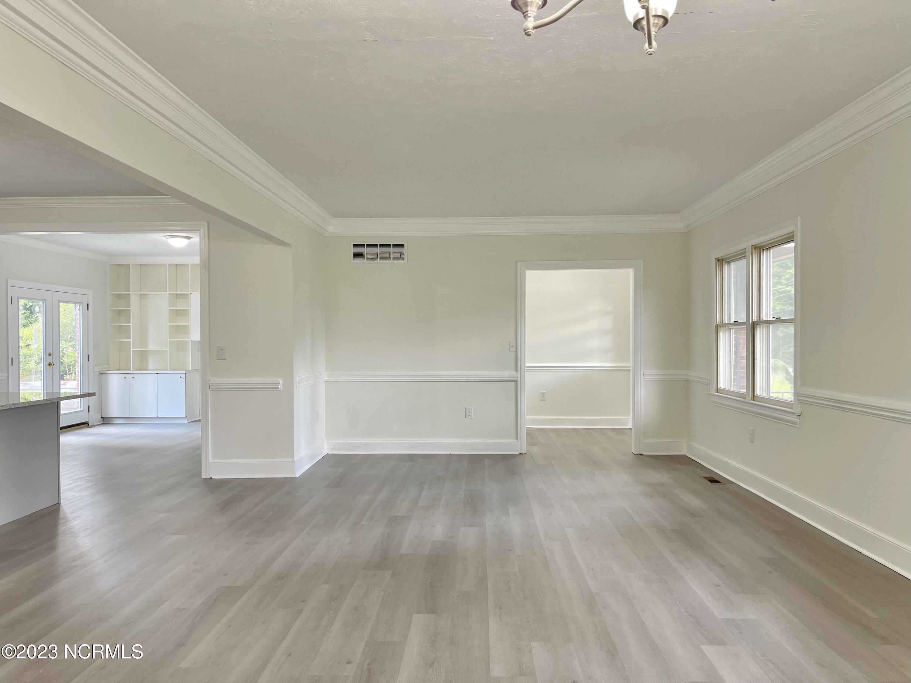 266 W Frink Street Property Photo 48