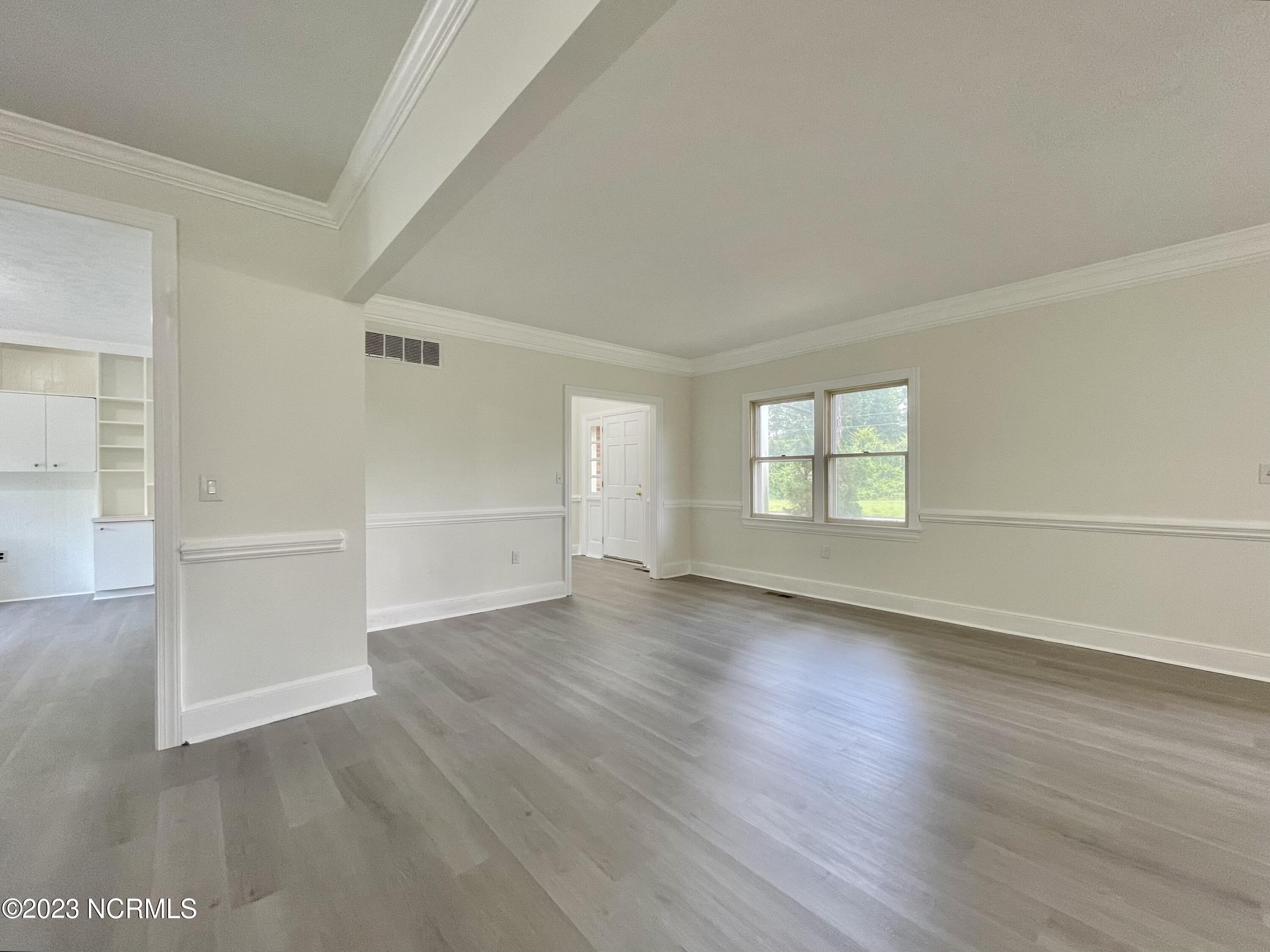 266 W Frink Street Property Photo 50
