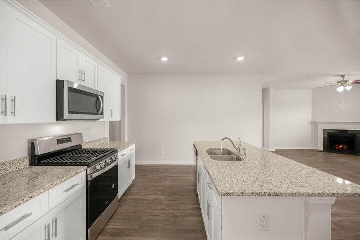 425 Prospector Court Property Photo 6