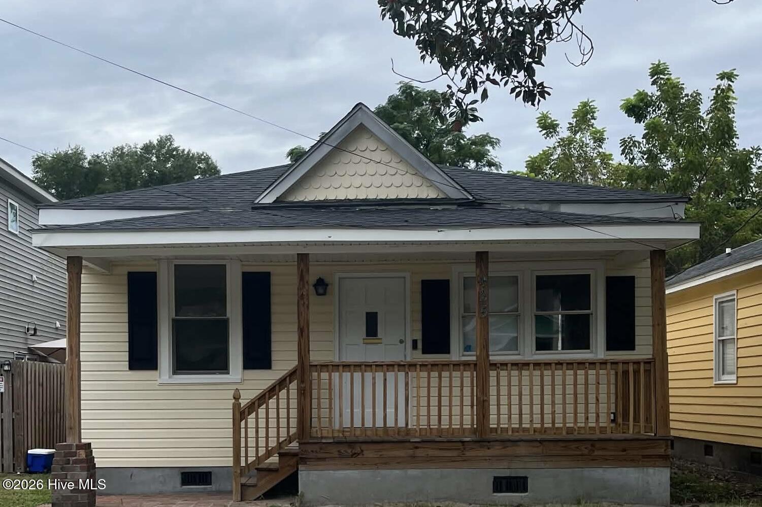 425 Henry Street Property Photo 1