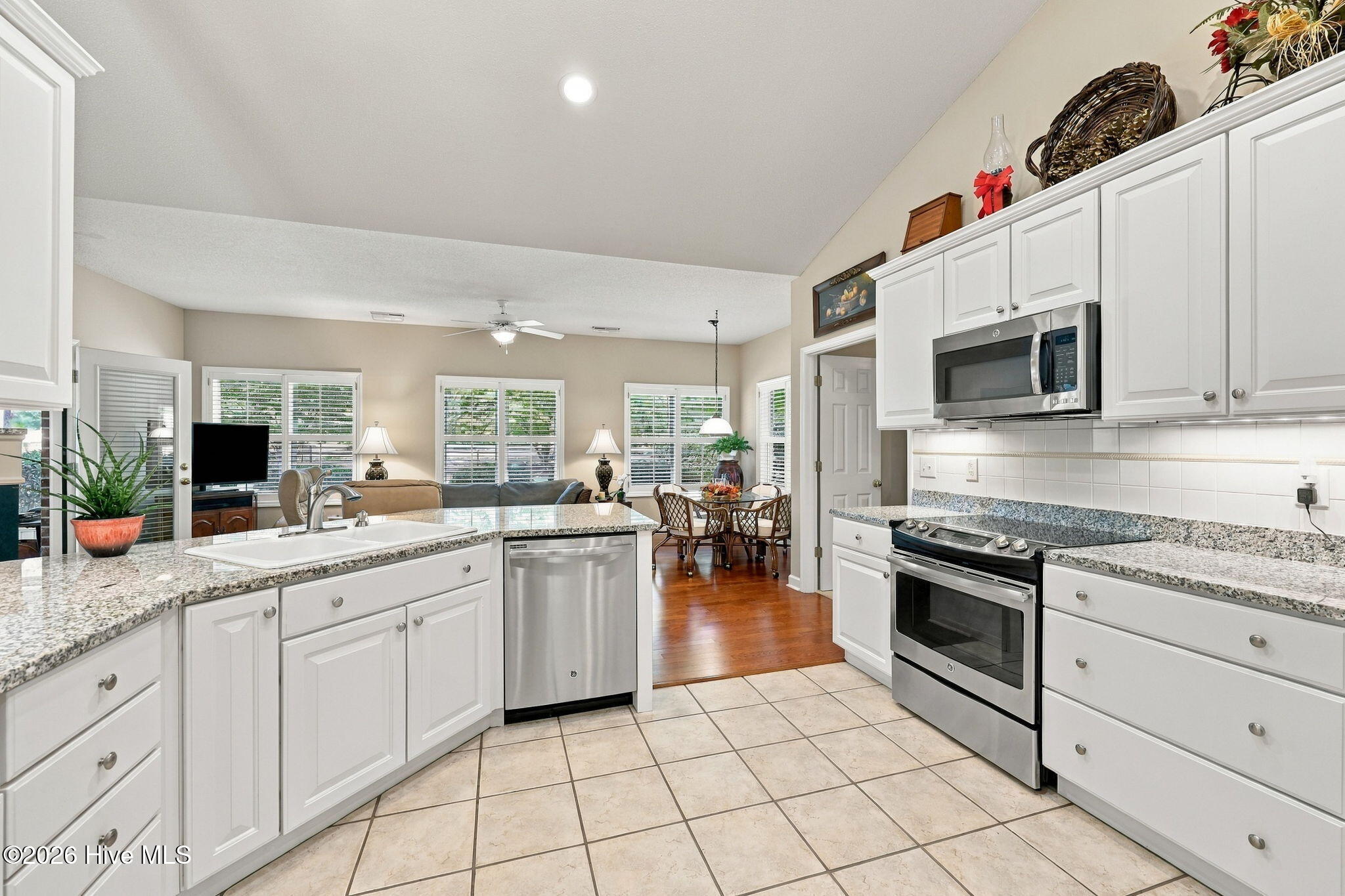 6 Wisteria Way Property Photo 14