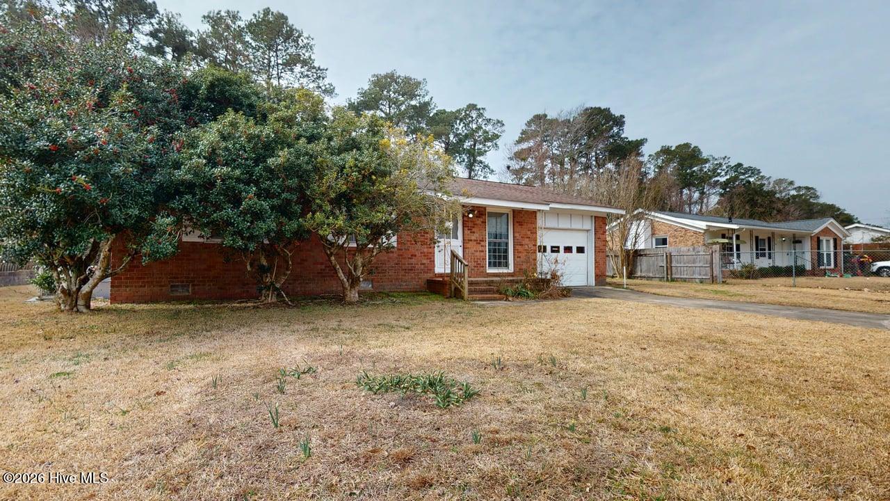 30 Berkshire Drive Property Photo 3