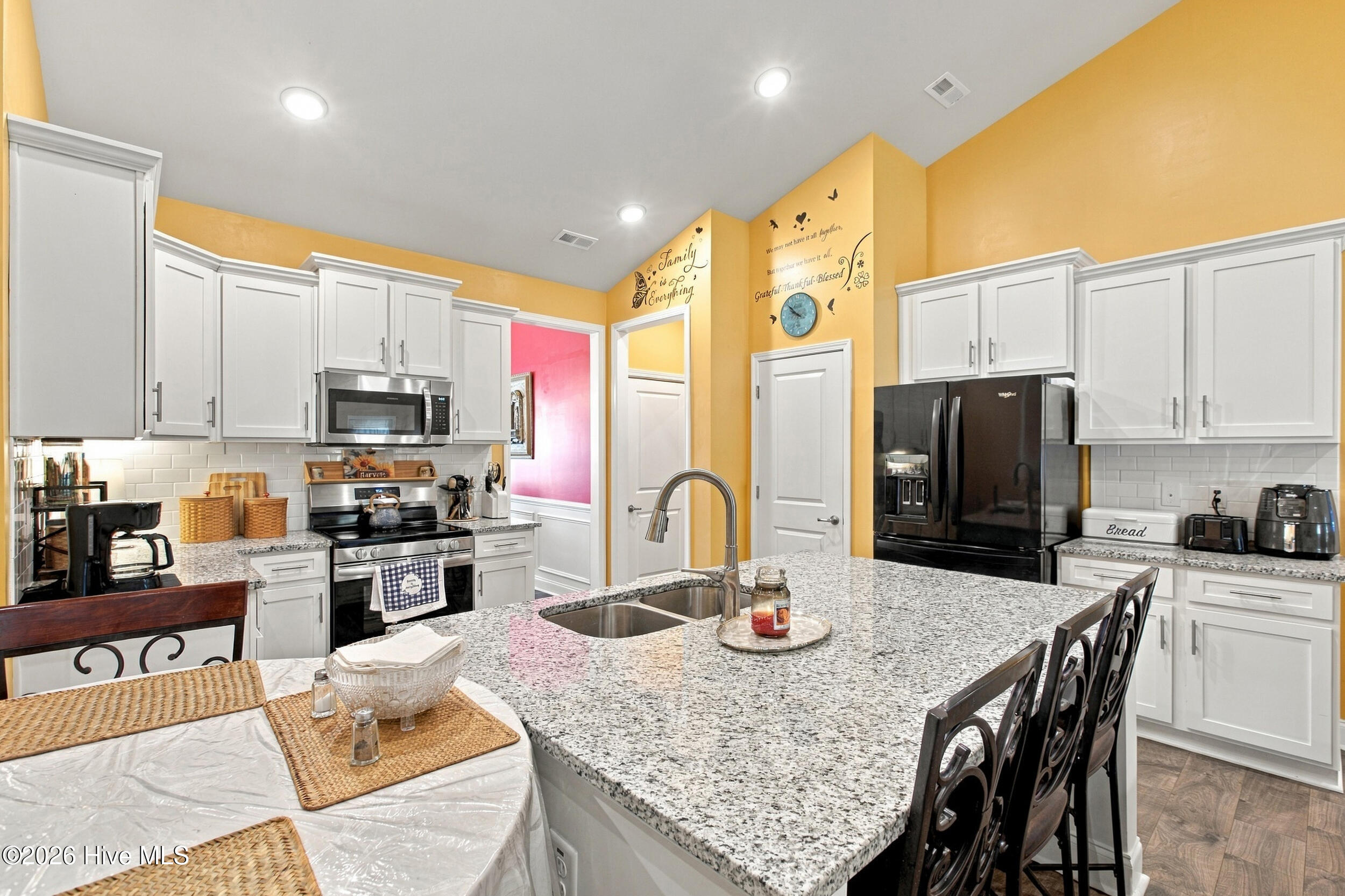 715 Greenwich Place Property Photo 10