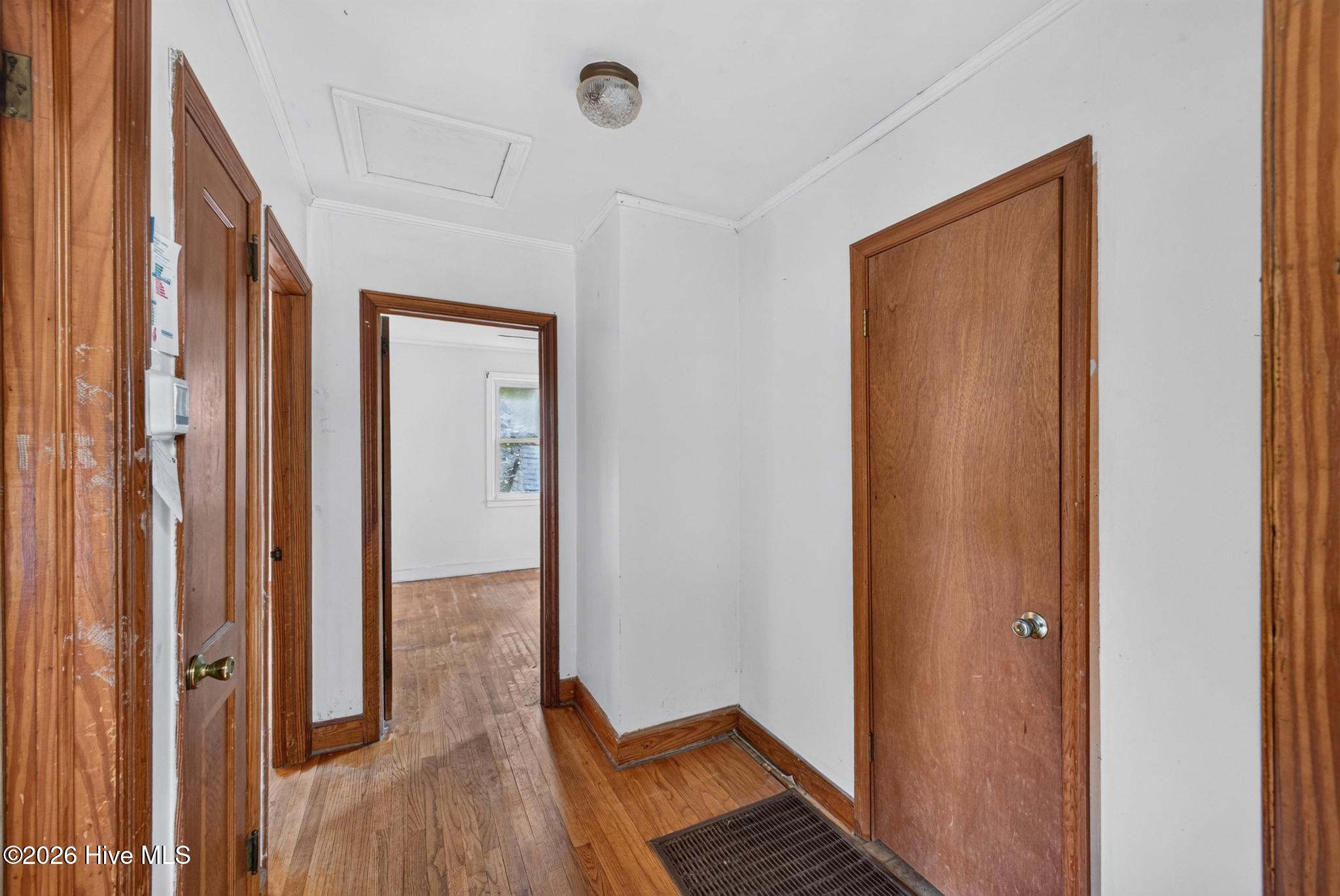 312 1st Street Property Photo 7