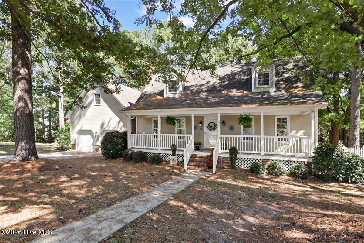 305 Rosewood Gardens Property Photo 2