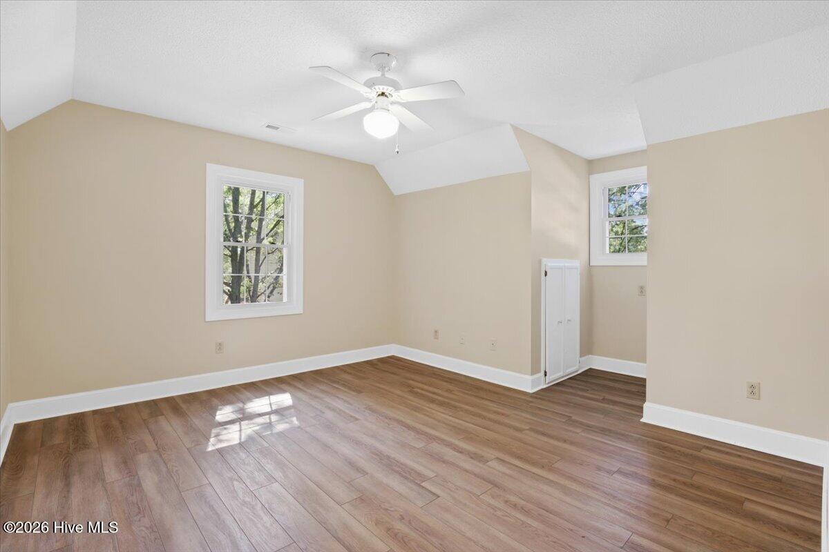 305 Rosewood Gardens Property Photo 25