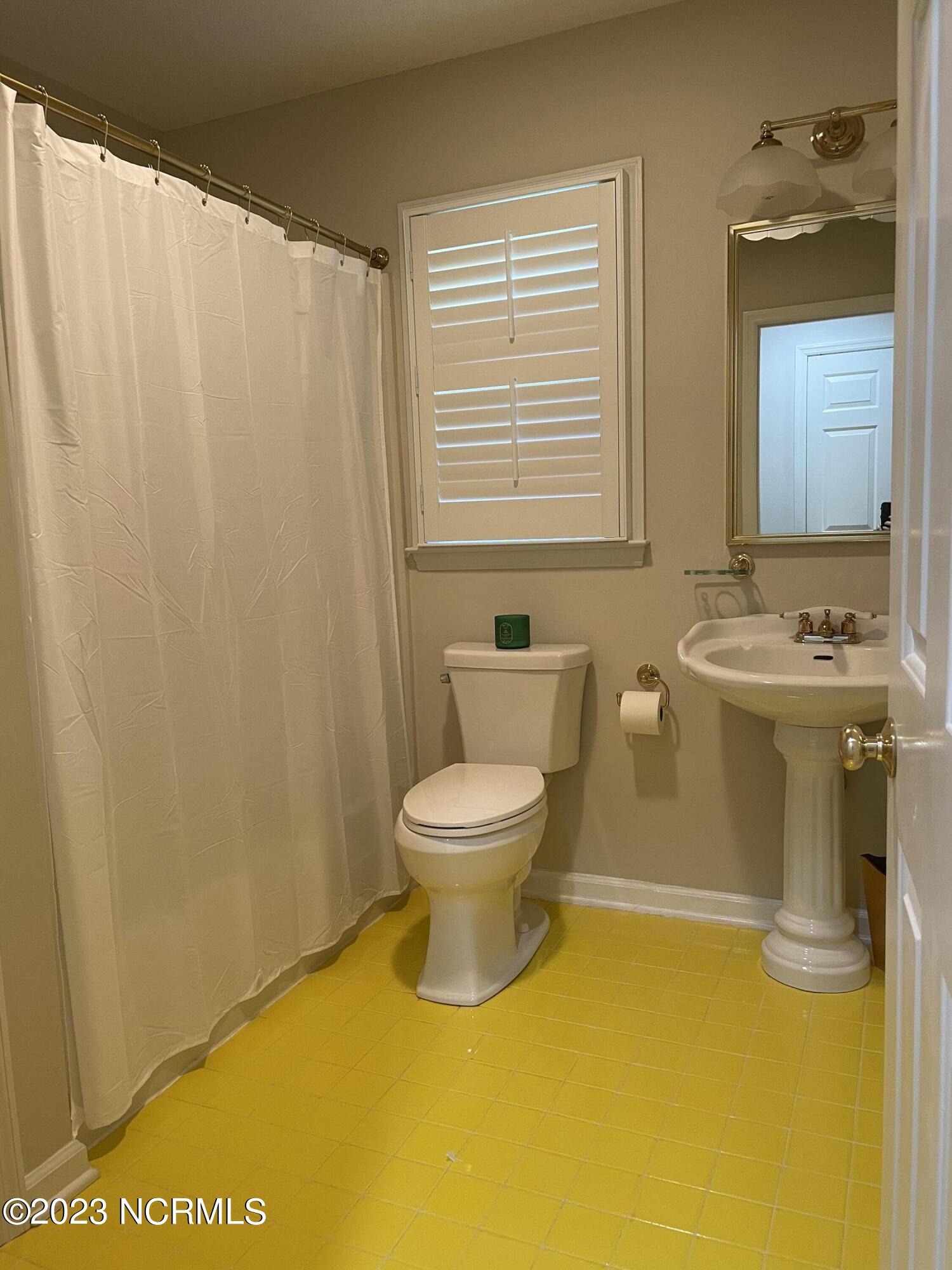 260 Saint Andrews Drive Property Photo 17