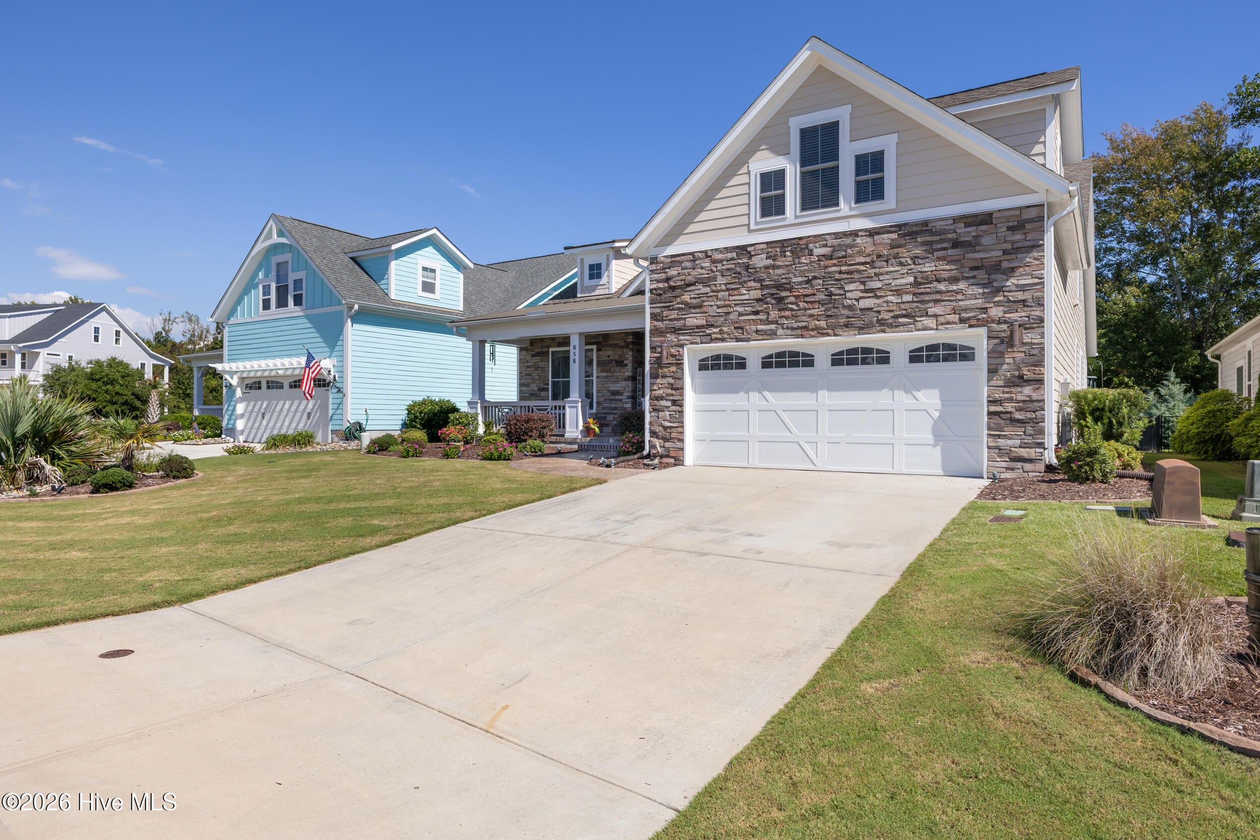 858 Lake Willow Way Property Photo 4
