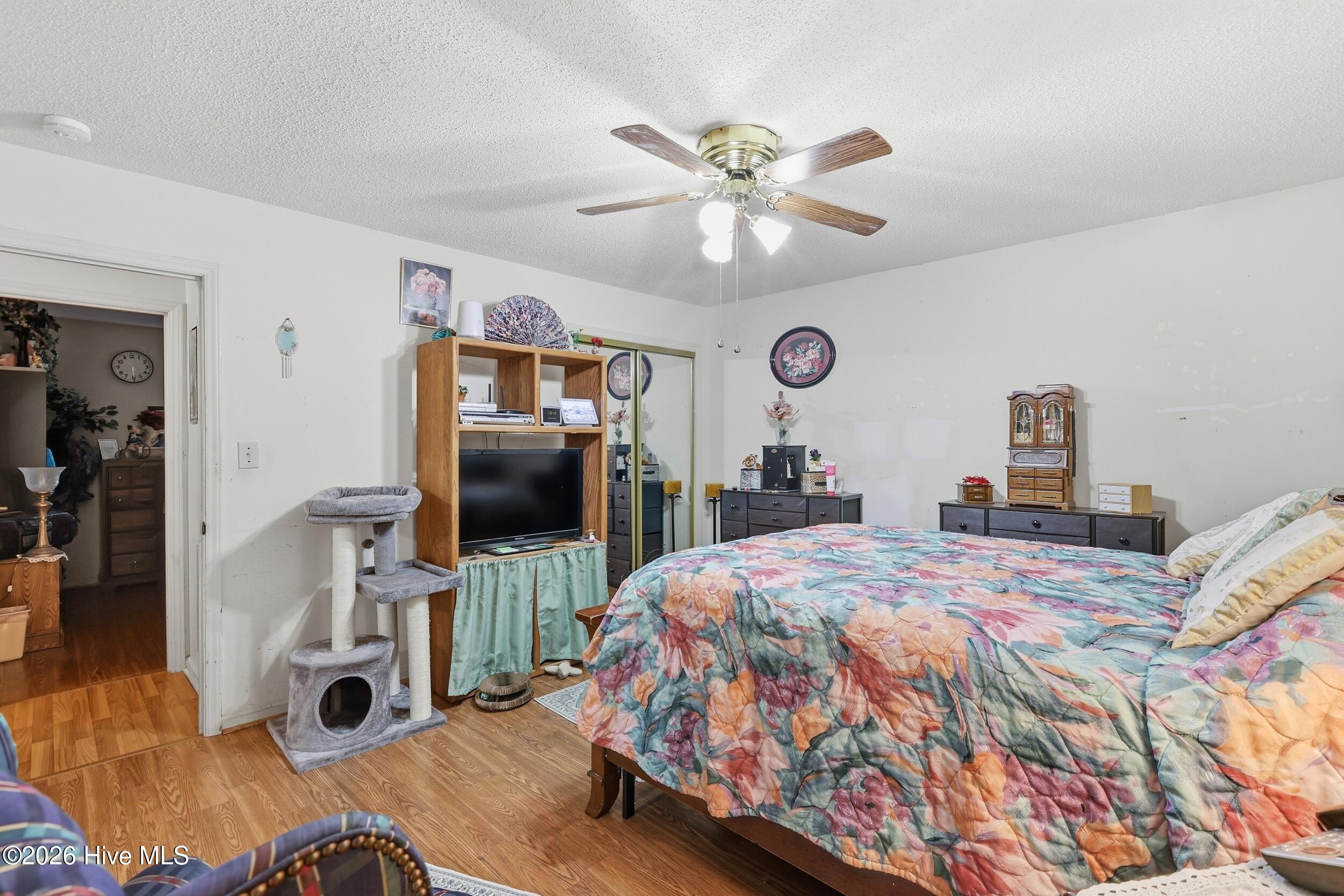 2109 Shamrock Drive E Property Photo 14