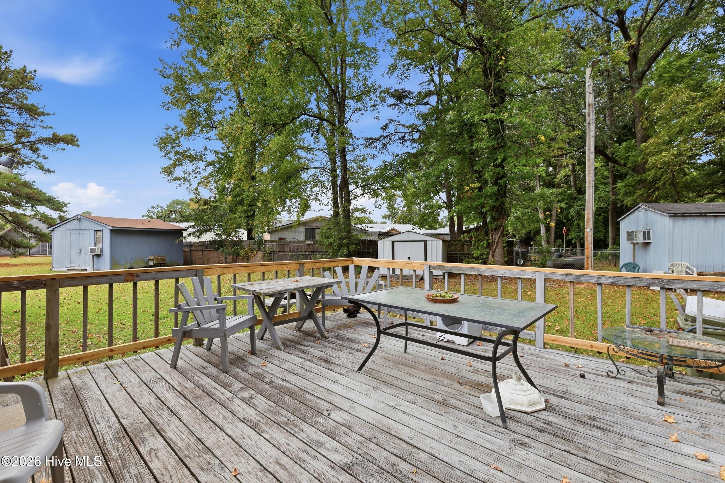 2109 Shamrock Drive E Property Photo 19