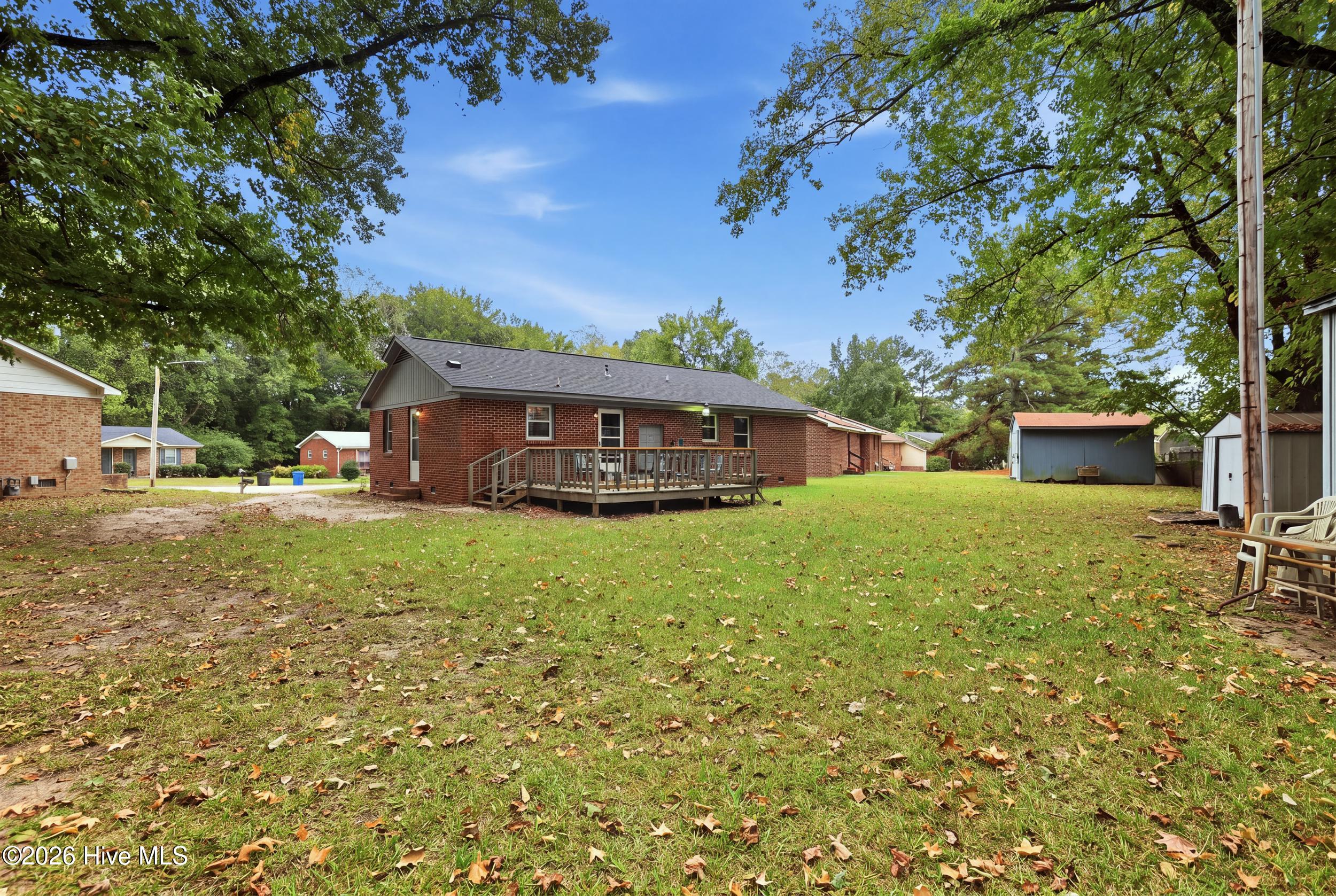 2109 Shamrock Drive E Property Photo 22