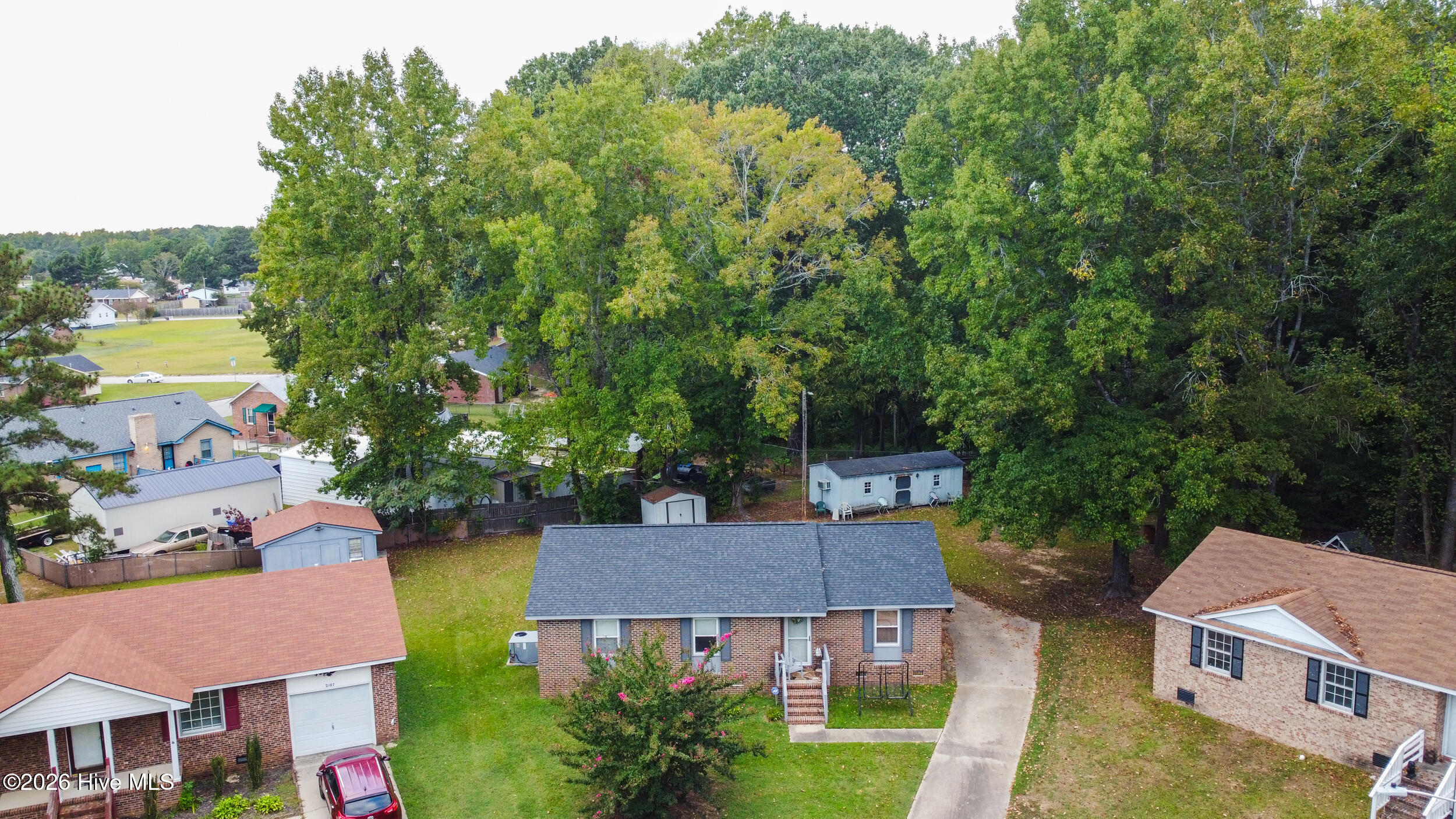 2109 Shamrock Drive E Property Photo 25