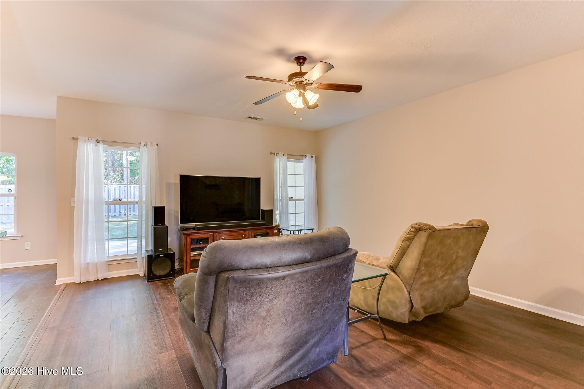 300 Foxchase Circle Property Photo 8