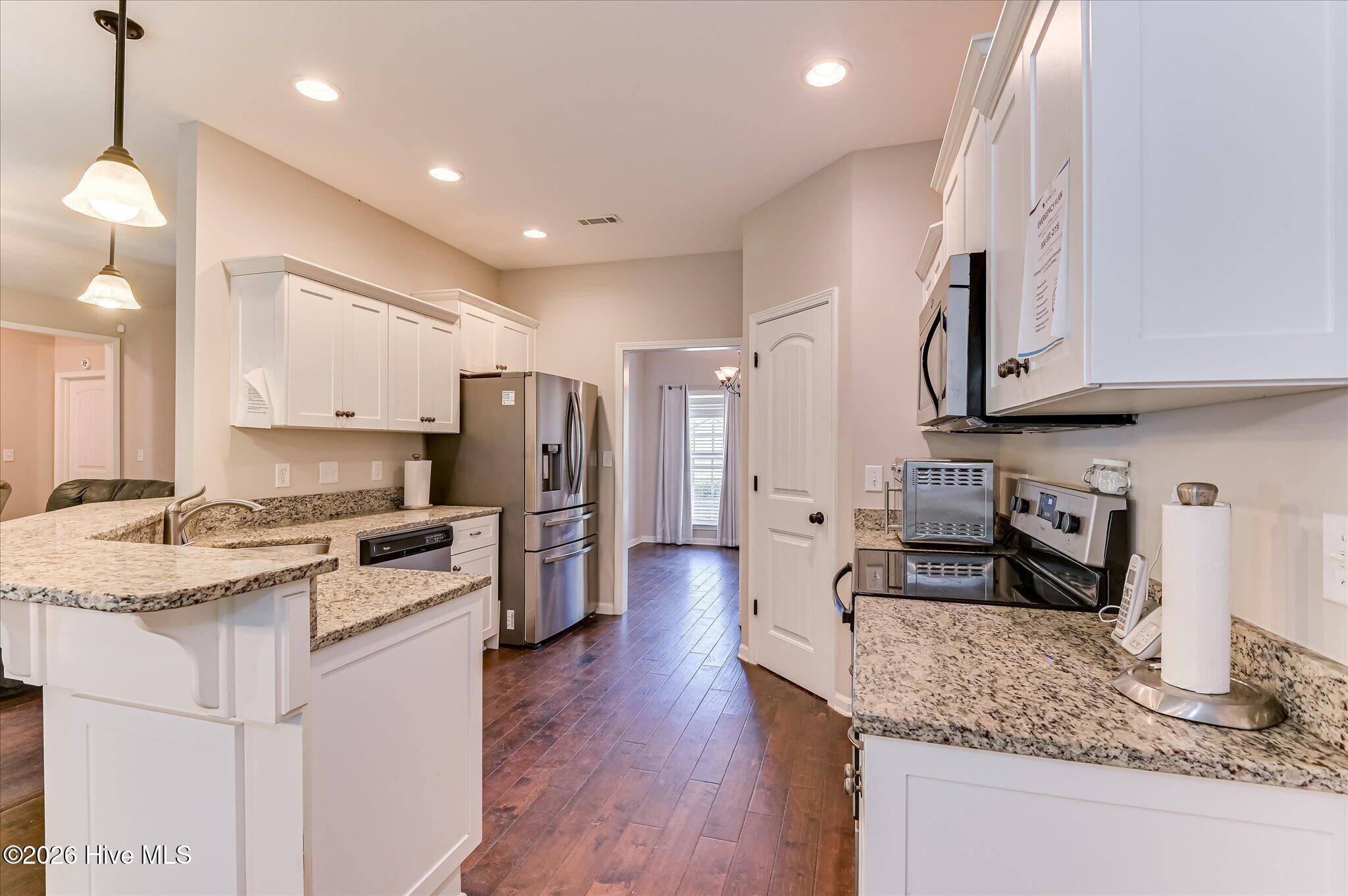 300 Foxchase Circle Property Photo 14
