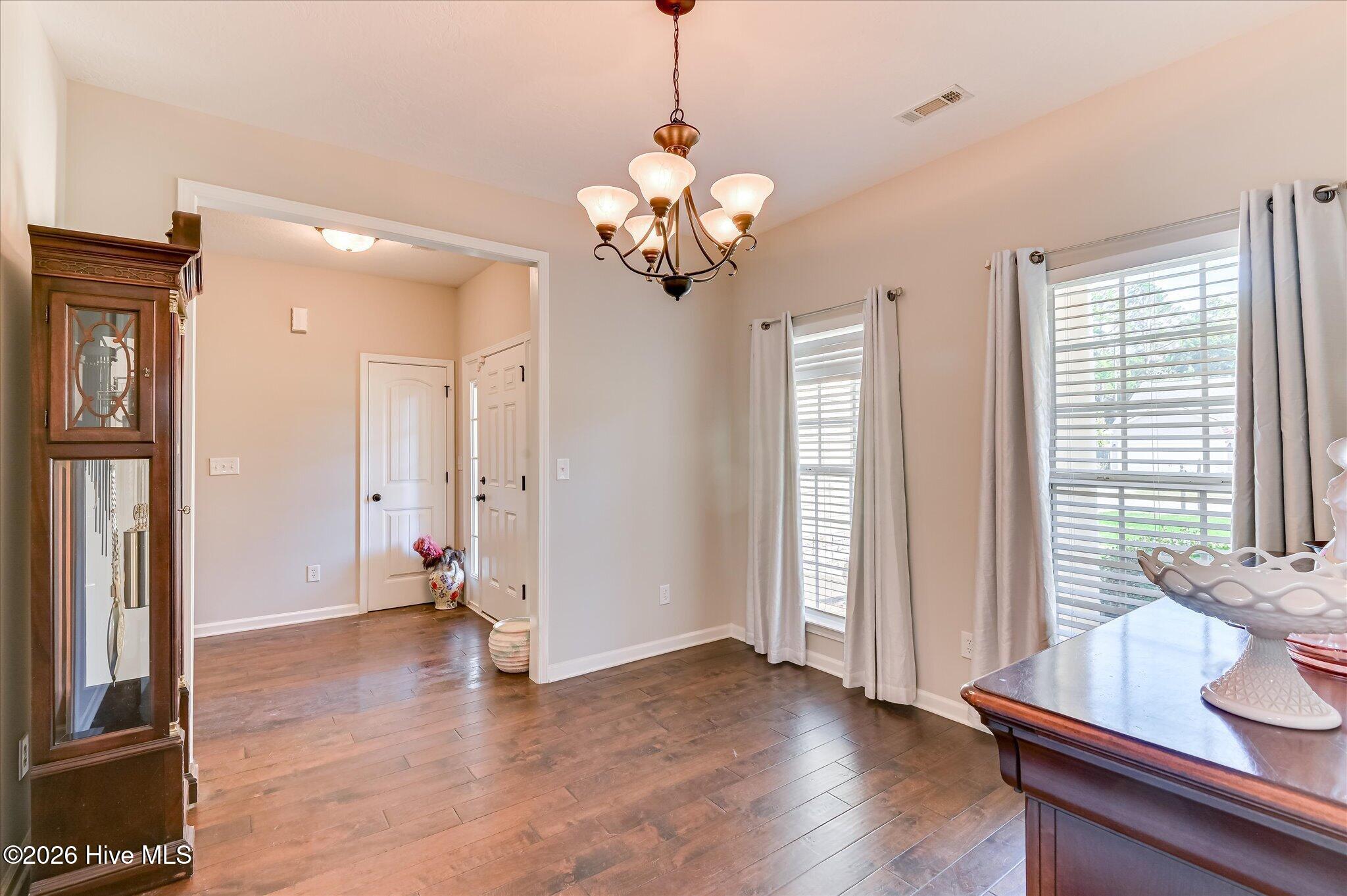 300 Foxchase Circle Property Photo 18