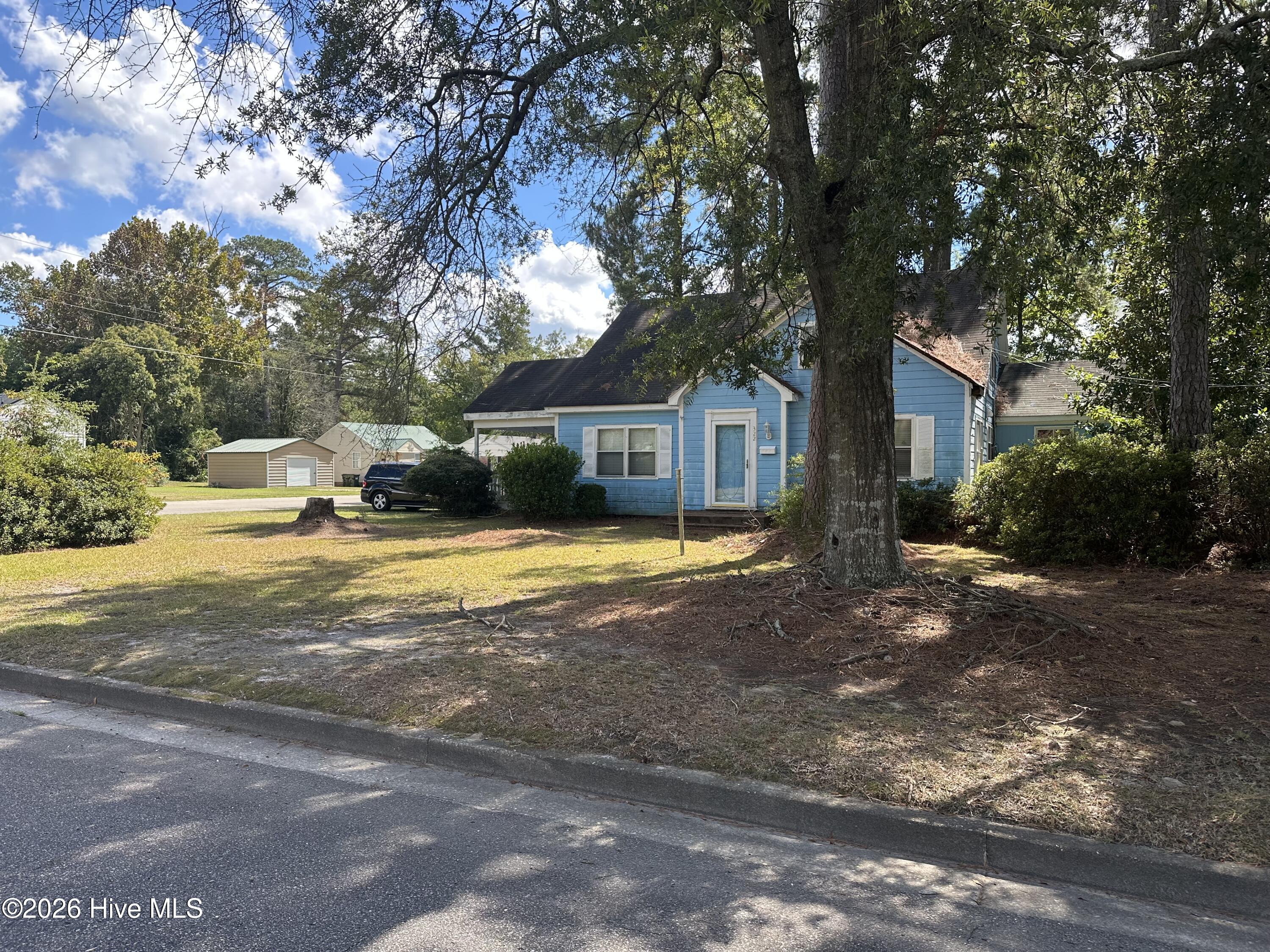 322 E Cavenaugh Street Property Photo 4