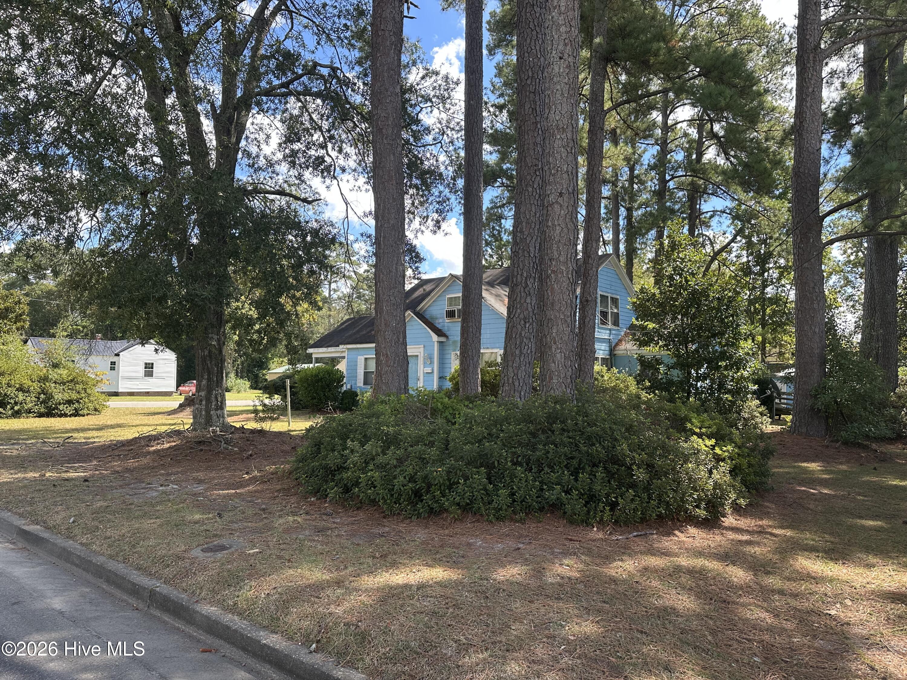322 E Cavenaugh Street Property Photo 5