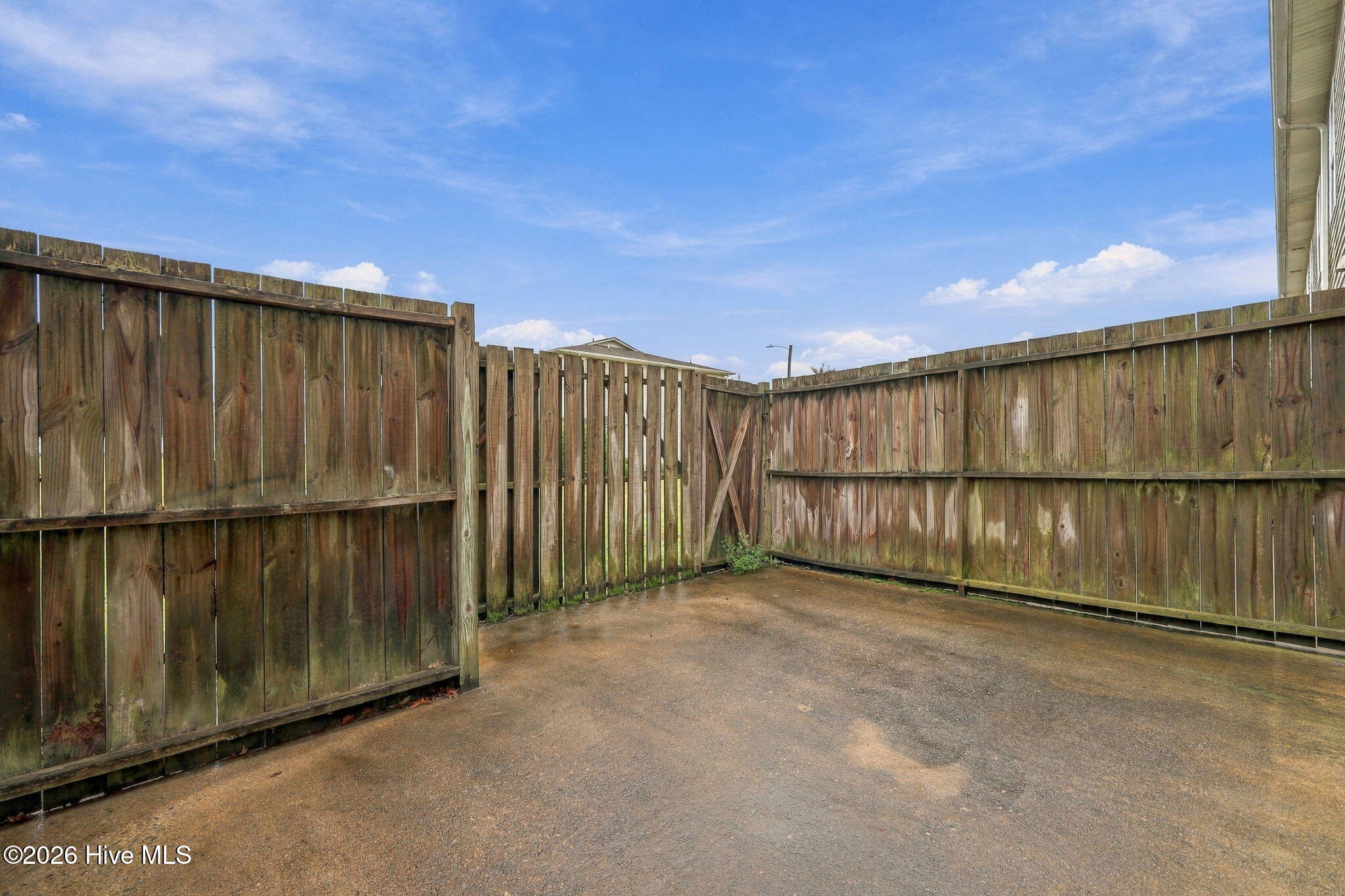 2300 Vineyard Drive Property Photo 4