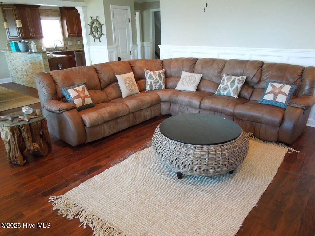 148 Midway Circle Property Photo 4