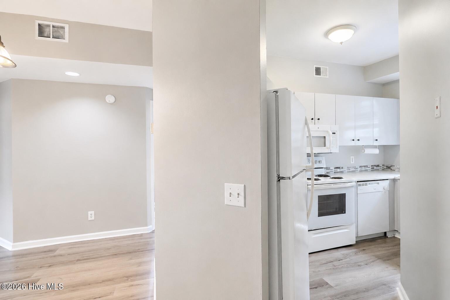 4230 Wilshire Boulevard Apt 306 Property Photo 1