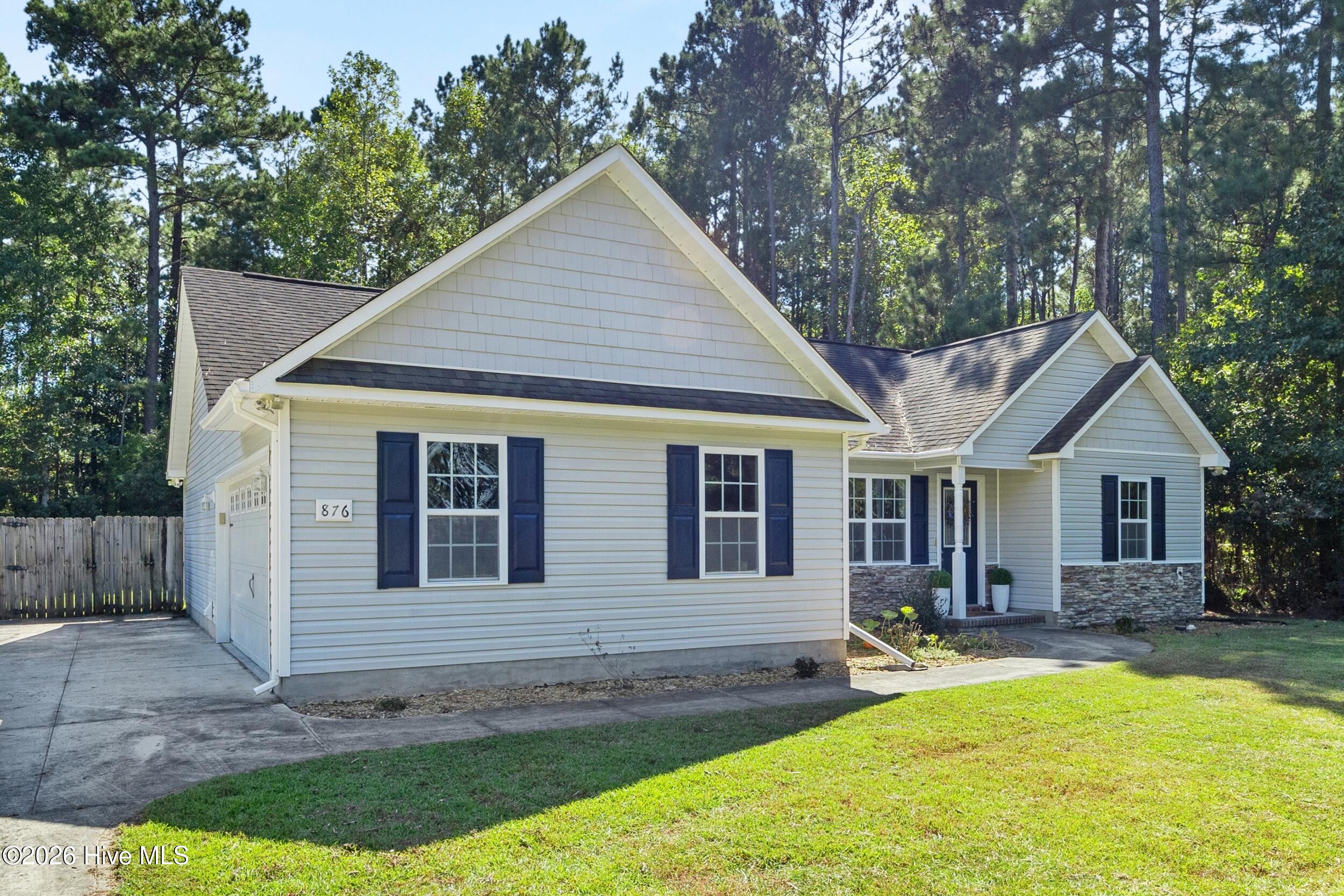 876 Old Folkstone Road Property Photo 2