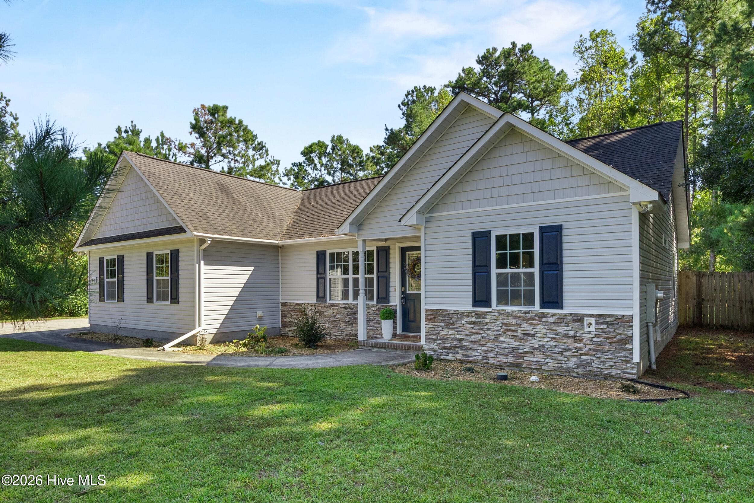 876 Old Folkstone Road Property Photo 3