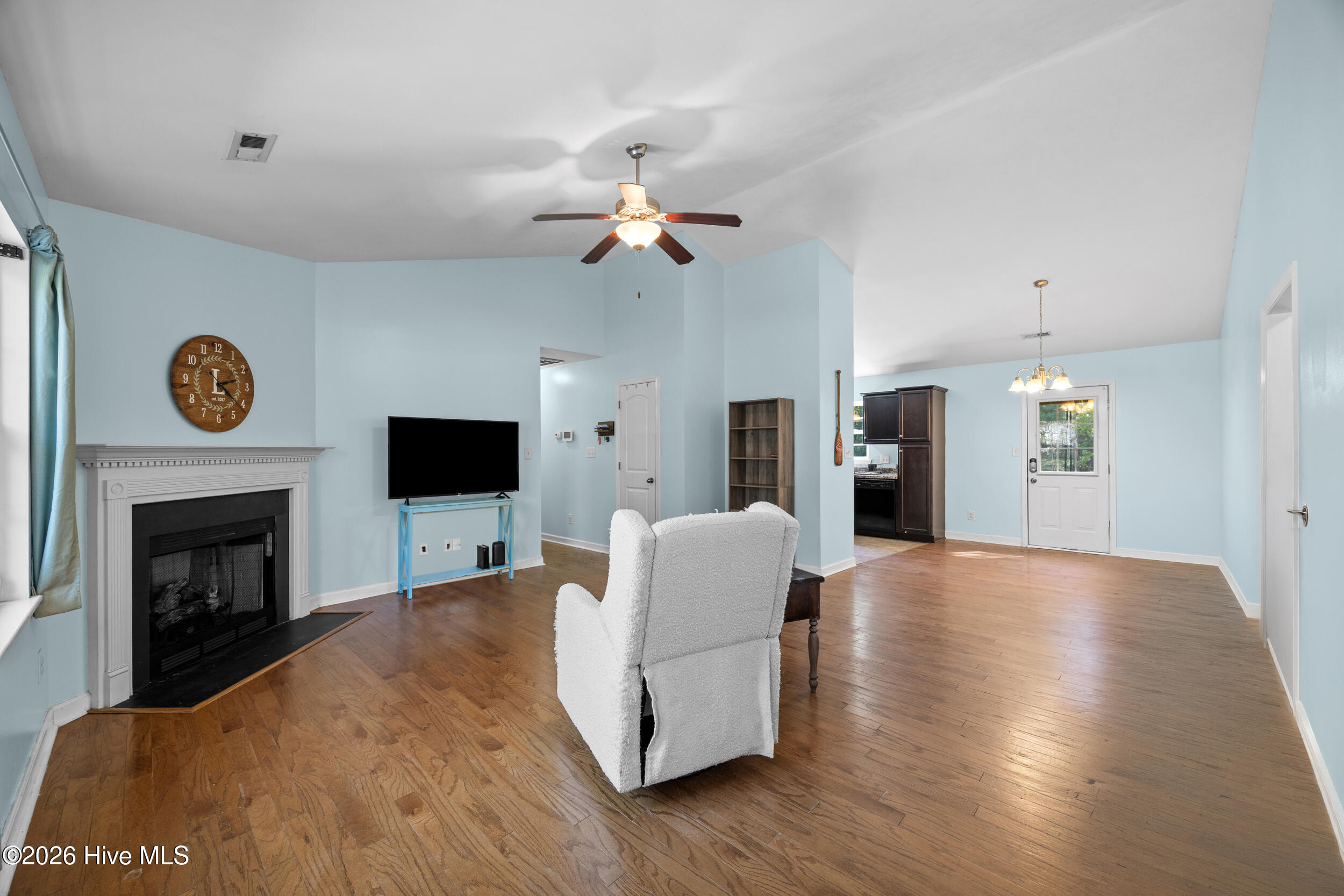 876 Old Folkstone Road Property Photo 9