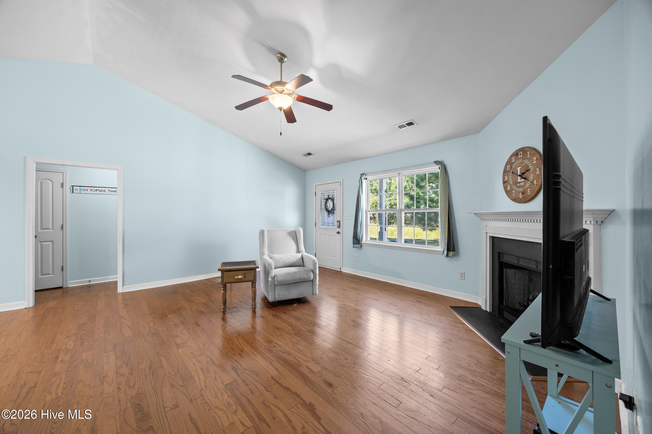 876 Old Folkstone Road Property Photo 10