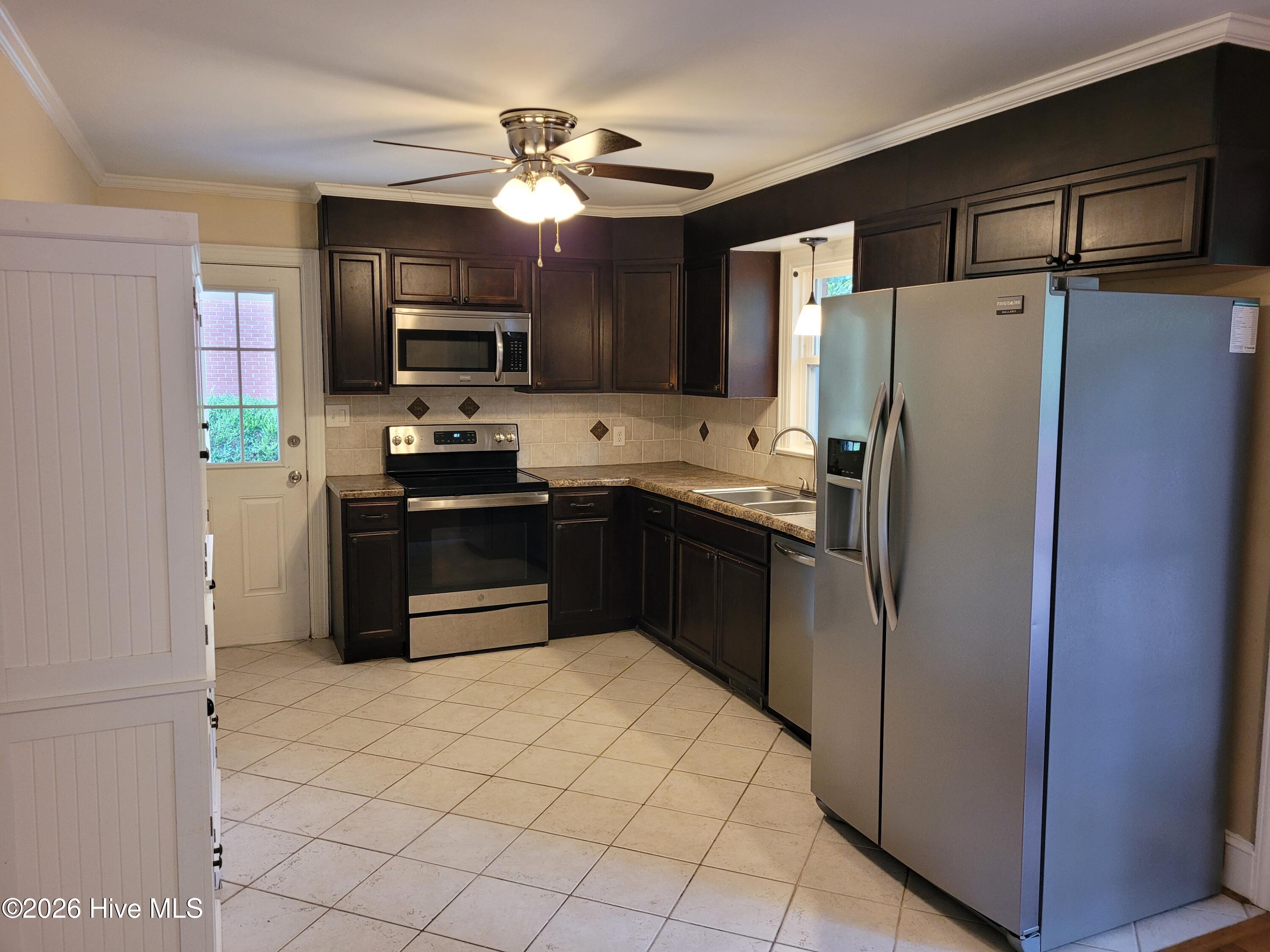 2419 Slay Drive Property Photo 3
