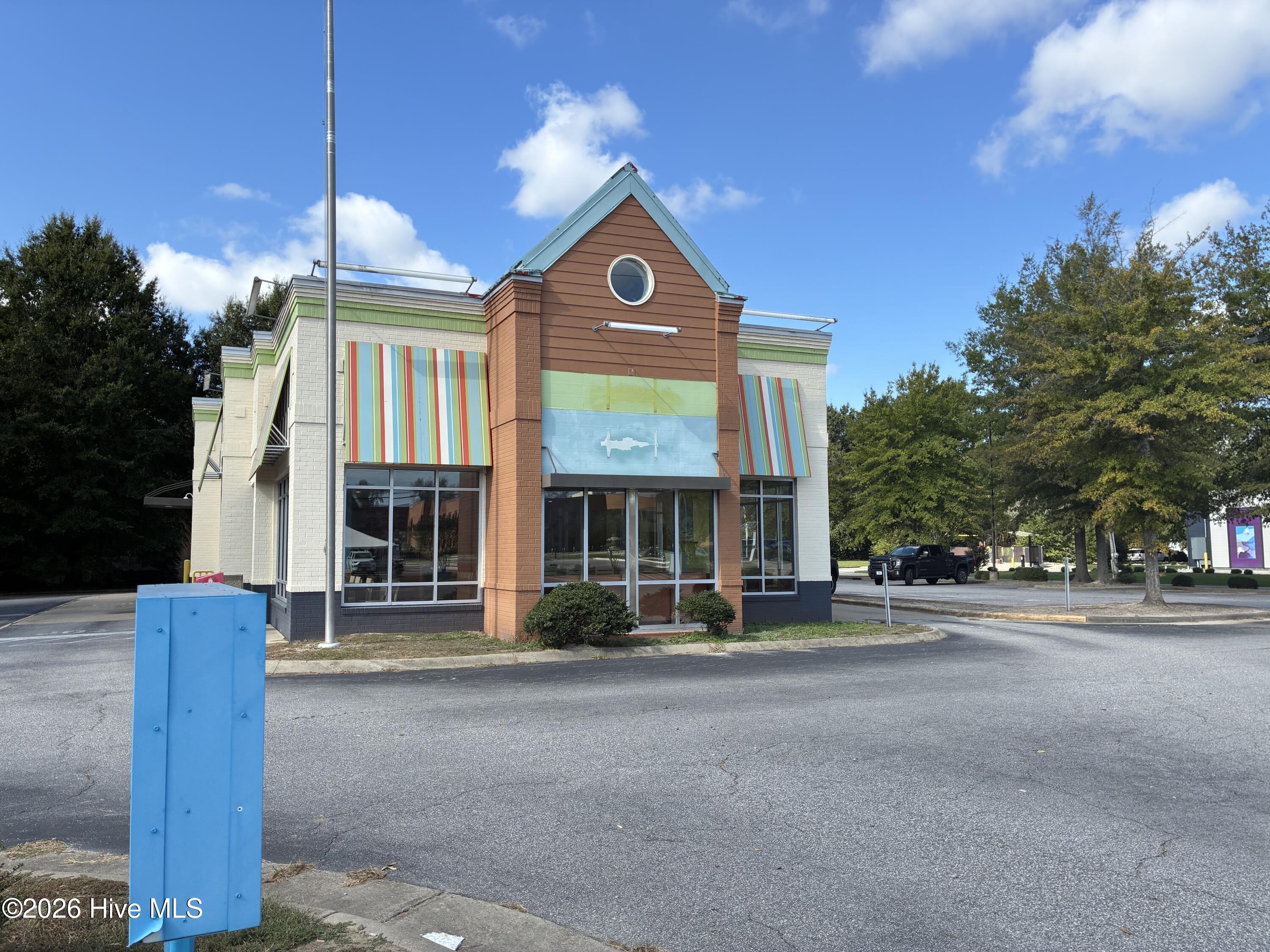 1237 N Road Street Property Photo 1