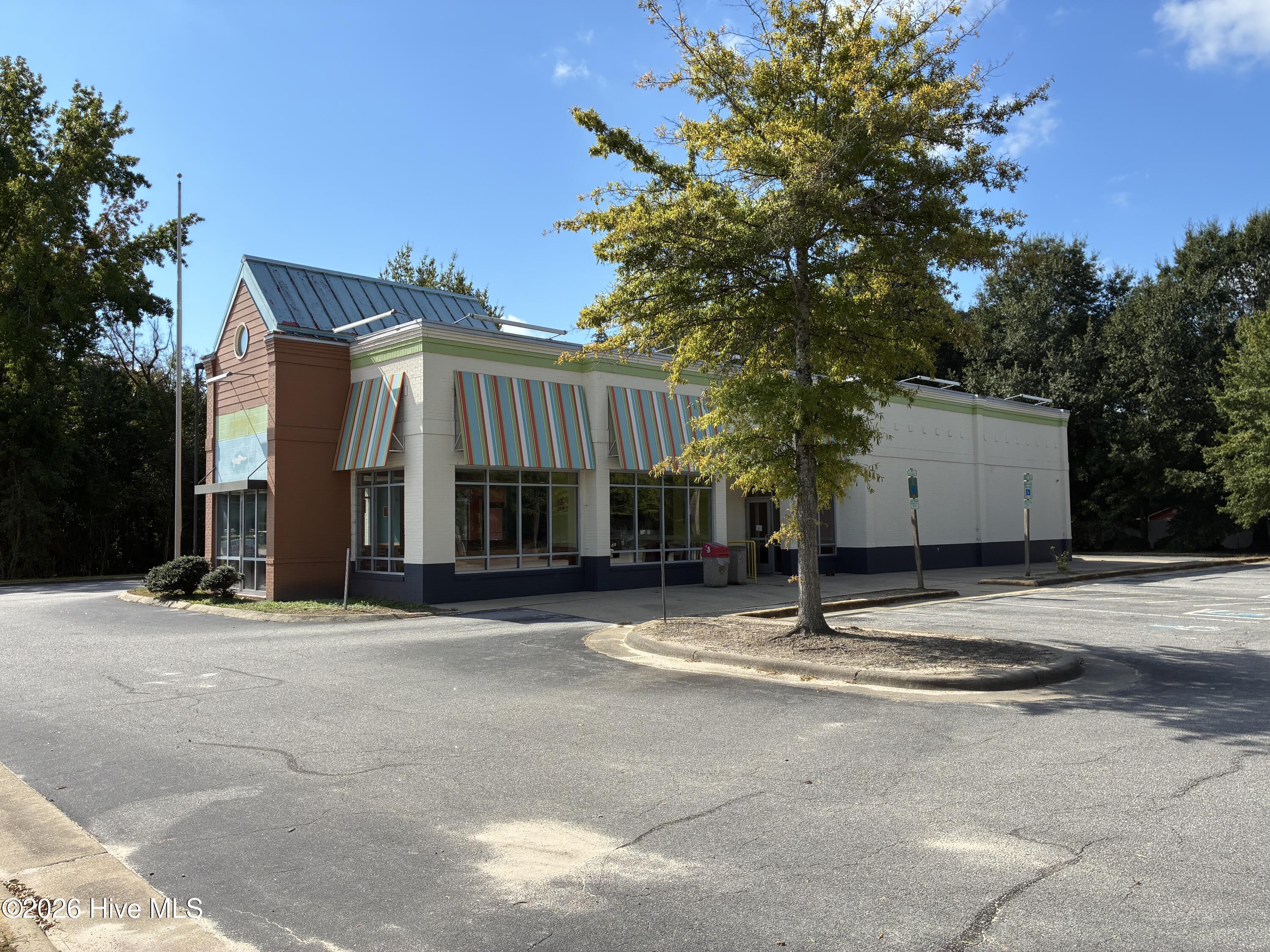 1237 N Road Street Property Photo 5