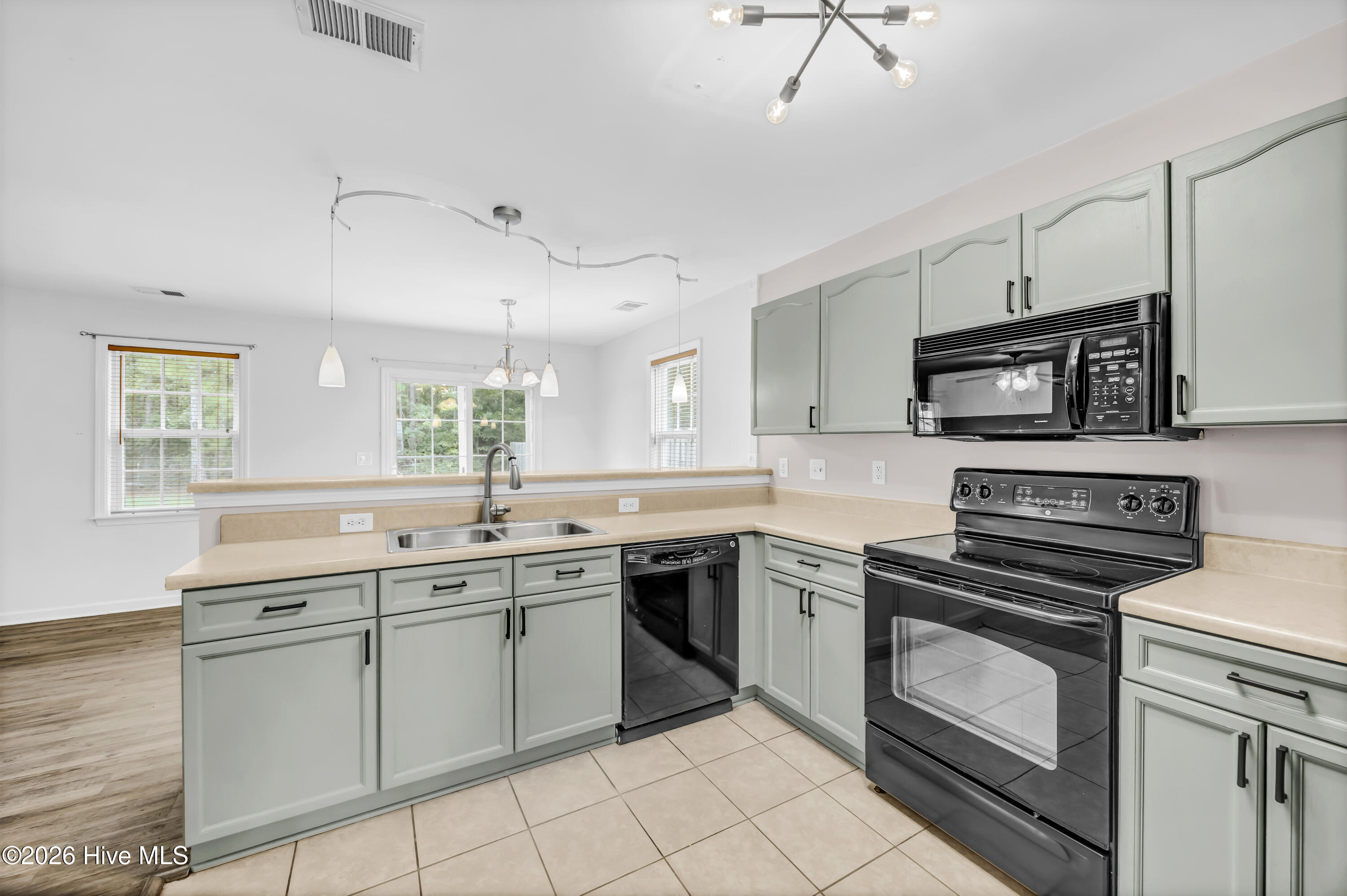 1148 Amber Pines Drive Property Photo 3