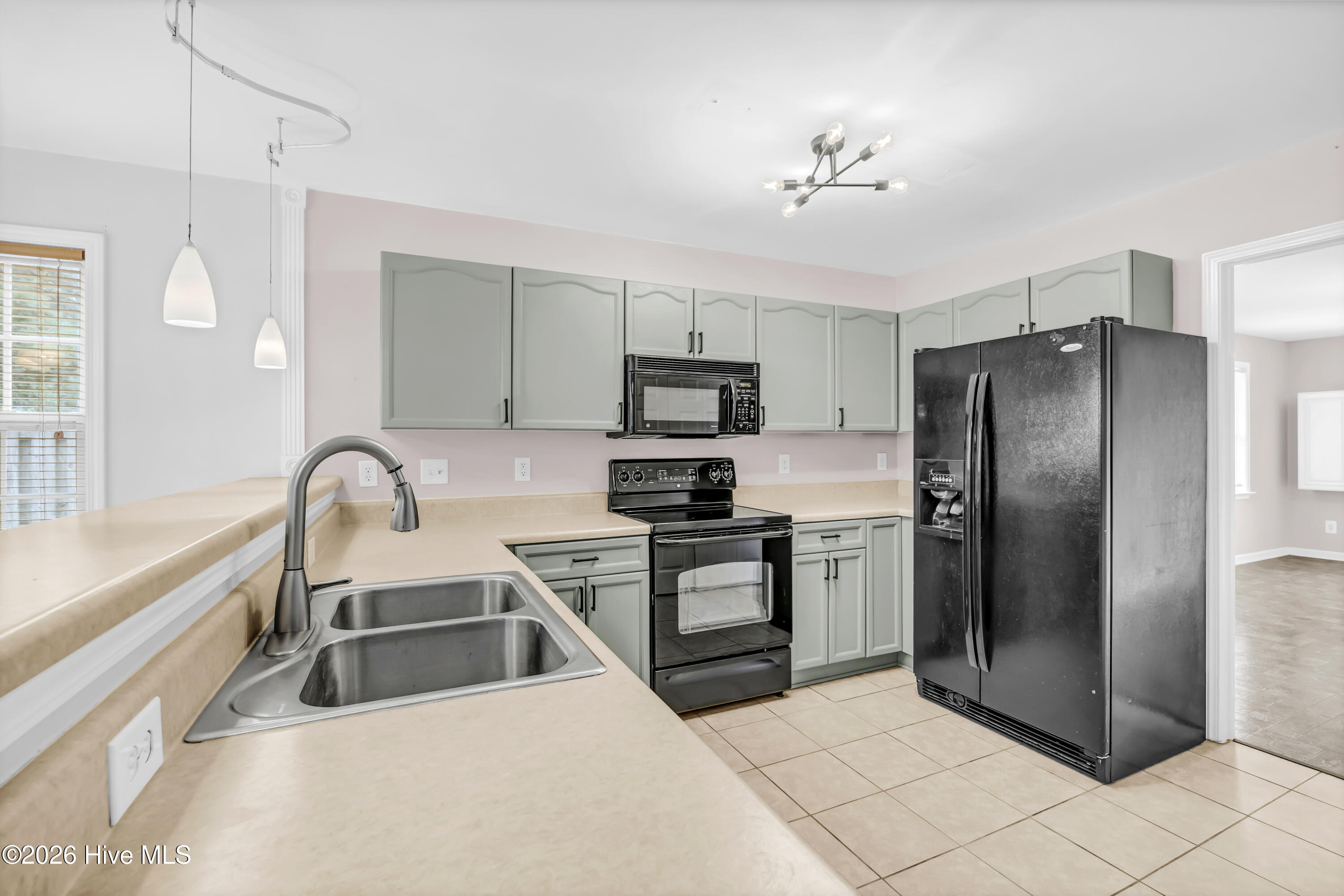 1148 Amber Pines Drive Property Photo 4