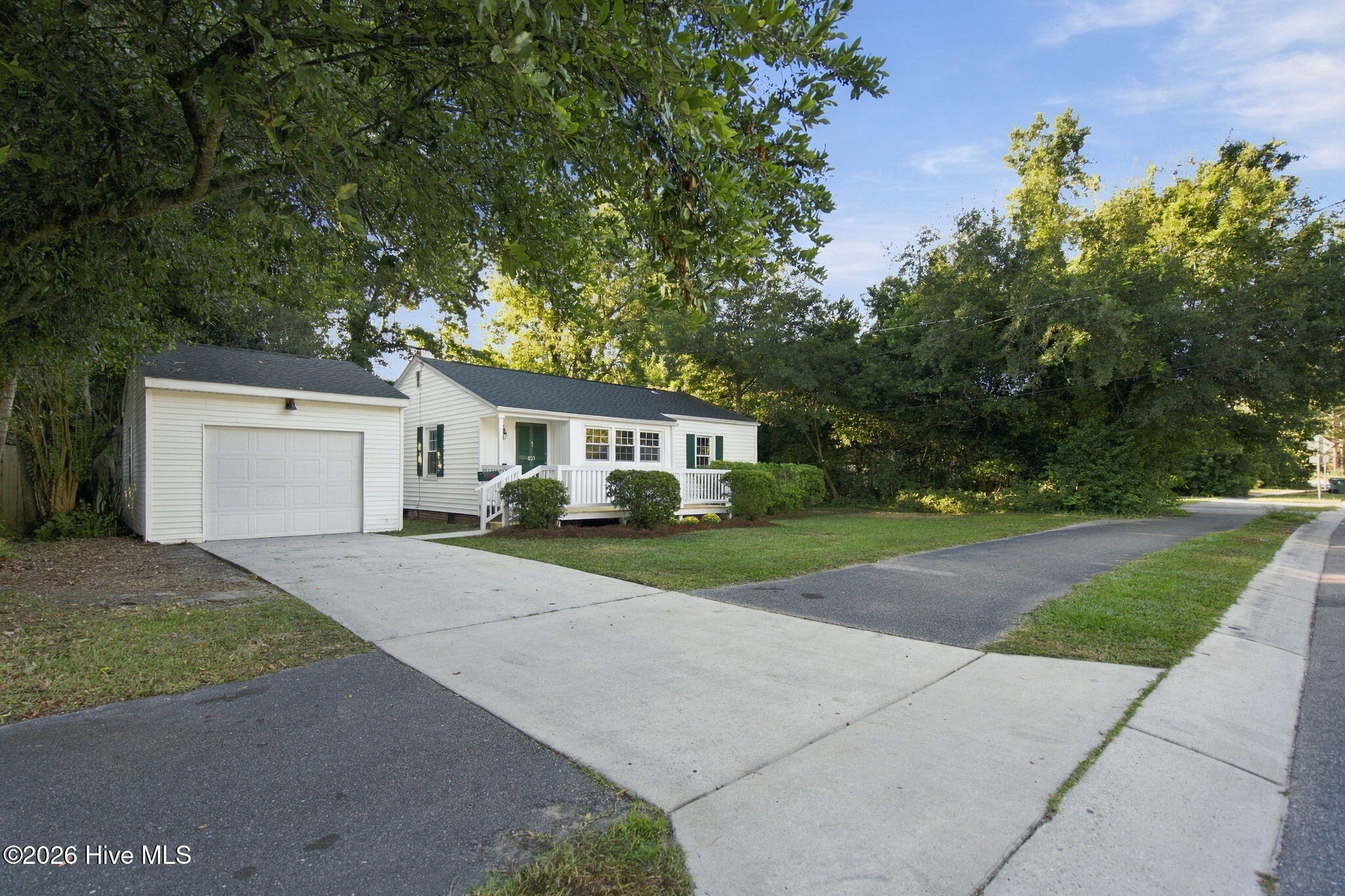 805 Rosemont Avenue Property Photo 32